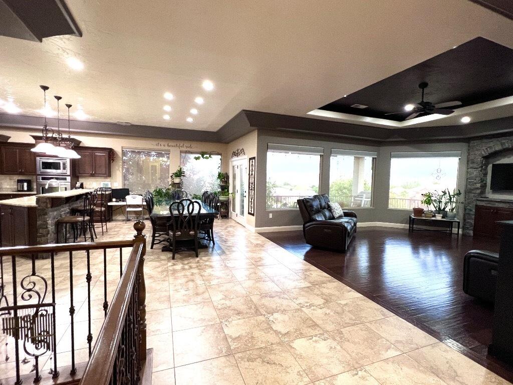 ESCALERA - Residential