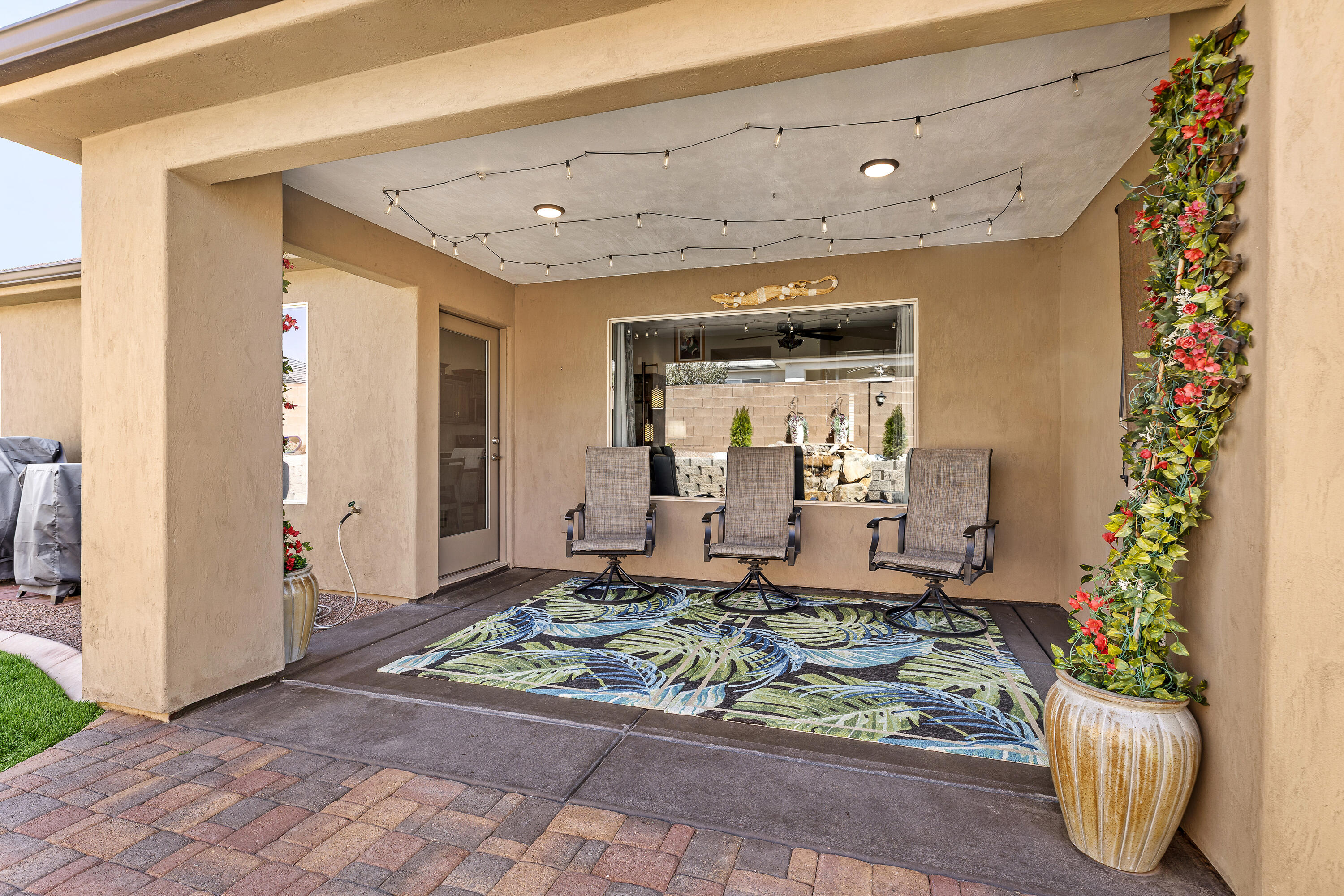 WHITE SANDS - Residential