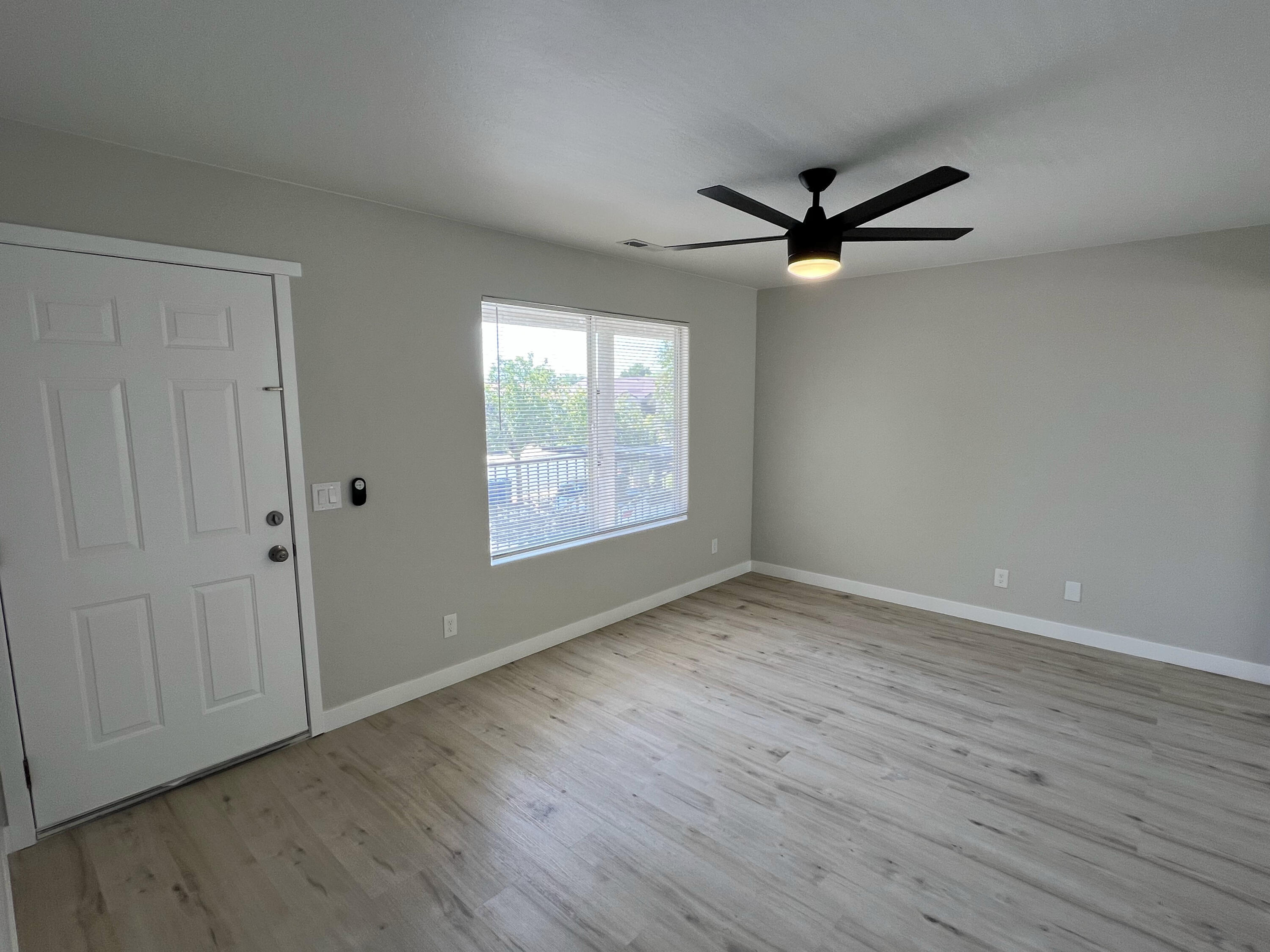 EASTMONT ACRES - Residential Income