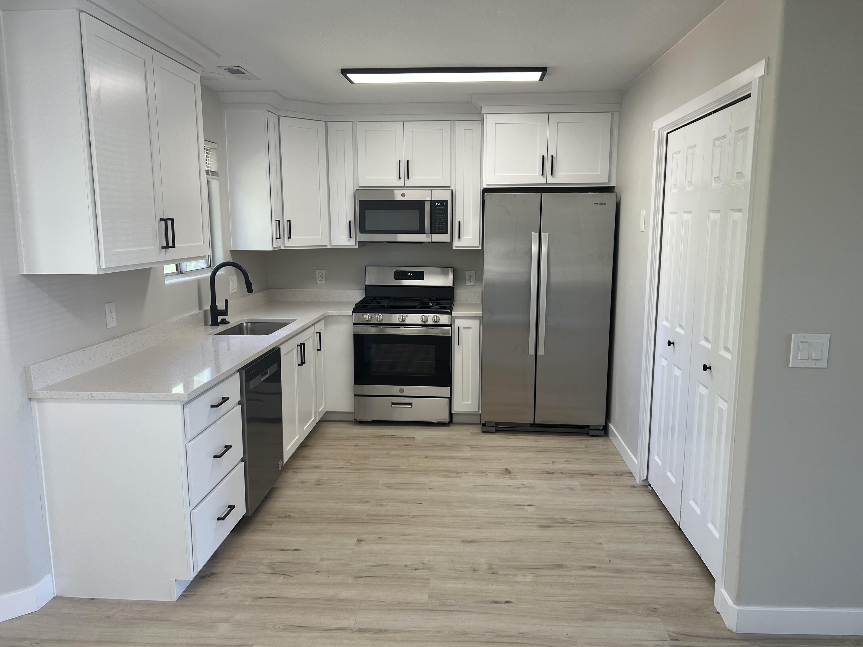 EASTMONT ACRES - Residential Income