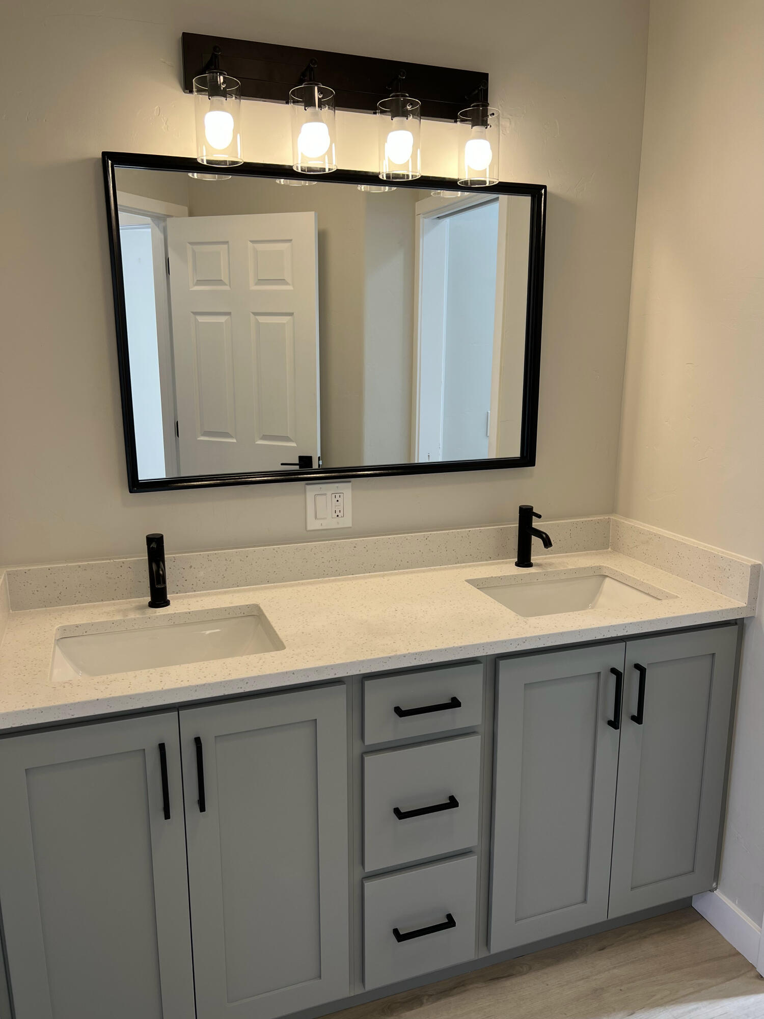 EASTMONT ACRES - Residential Income