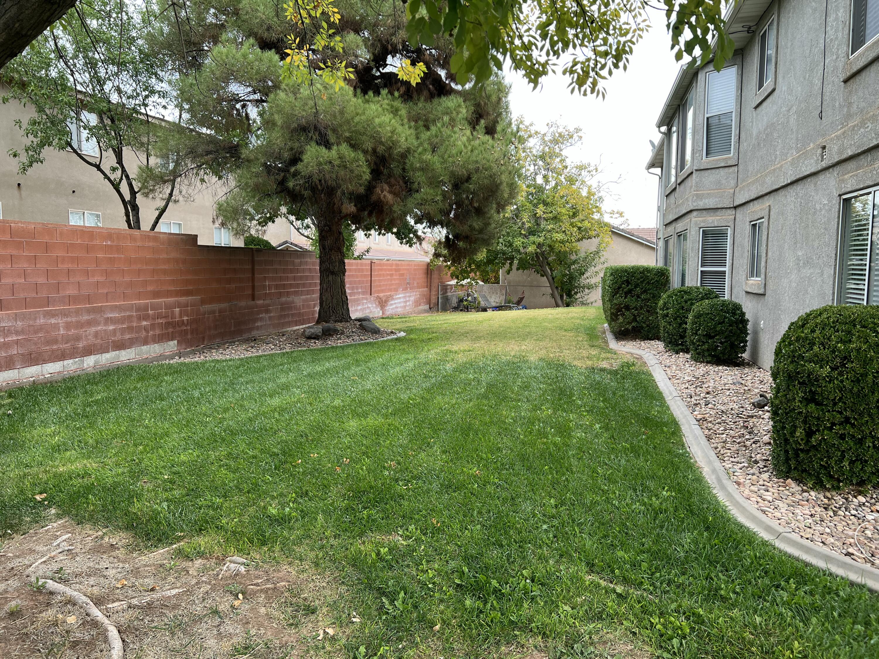 EASTMONT ACRES - Residential Income