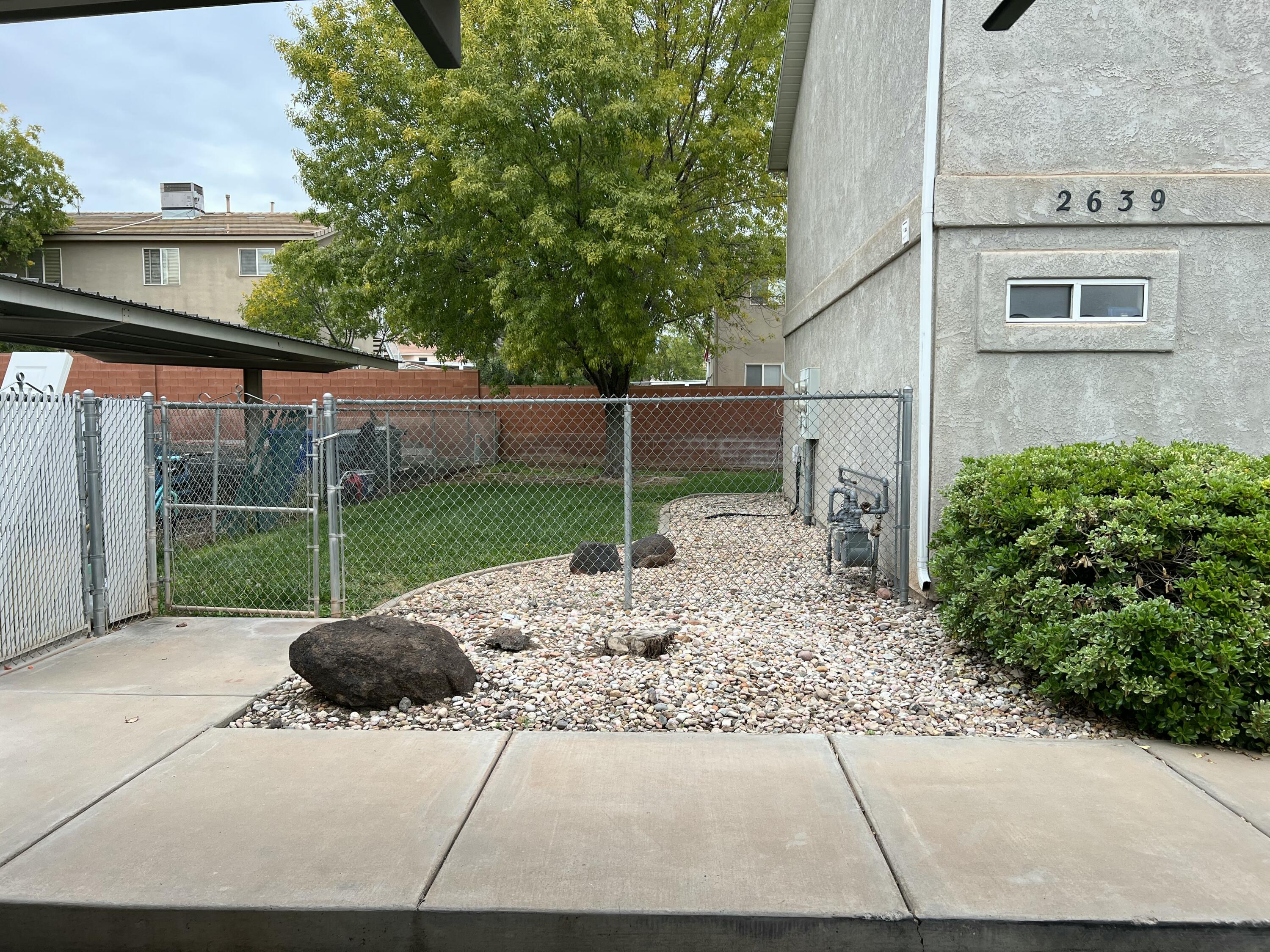 EASTMONT ACRES - Residential Income