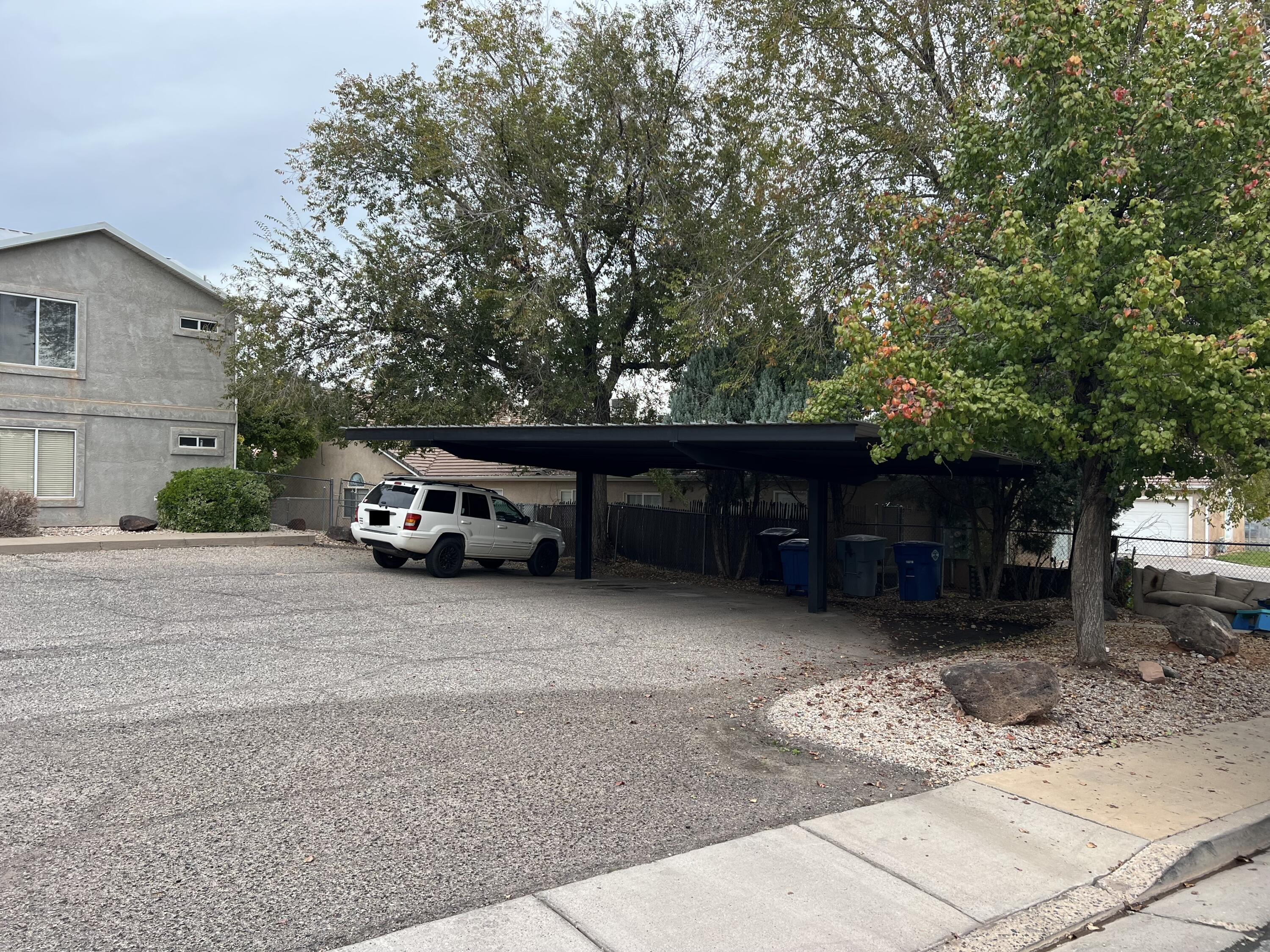 EASTMONT ACRES - Residential Income