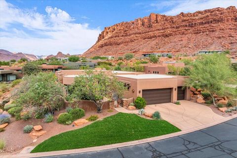 Photo of 2331 W Entrada Trail #106, Saint George, UT 84770 (MLS # 25-266014) Photo of 2331 W Entrada Trail #106, Saint George, UT 84770 (MLS # 25-266014)