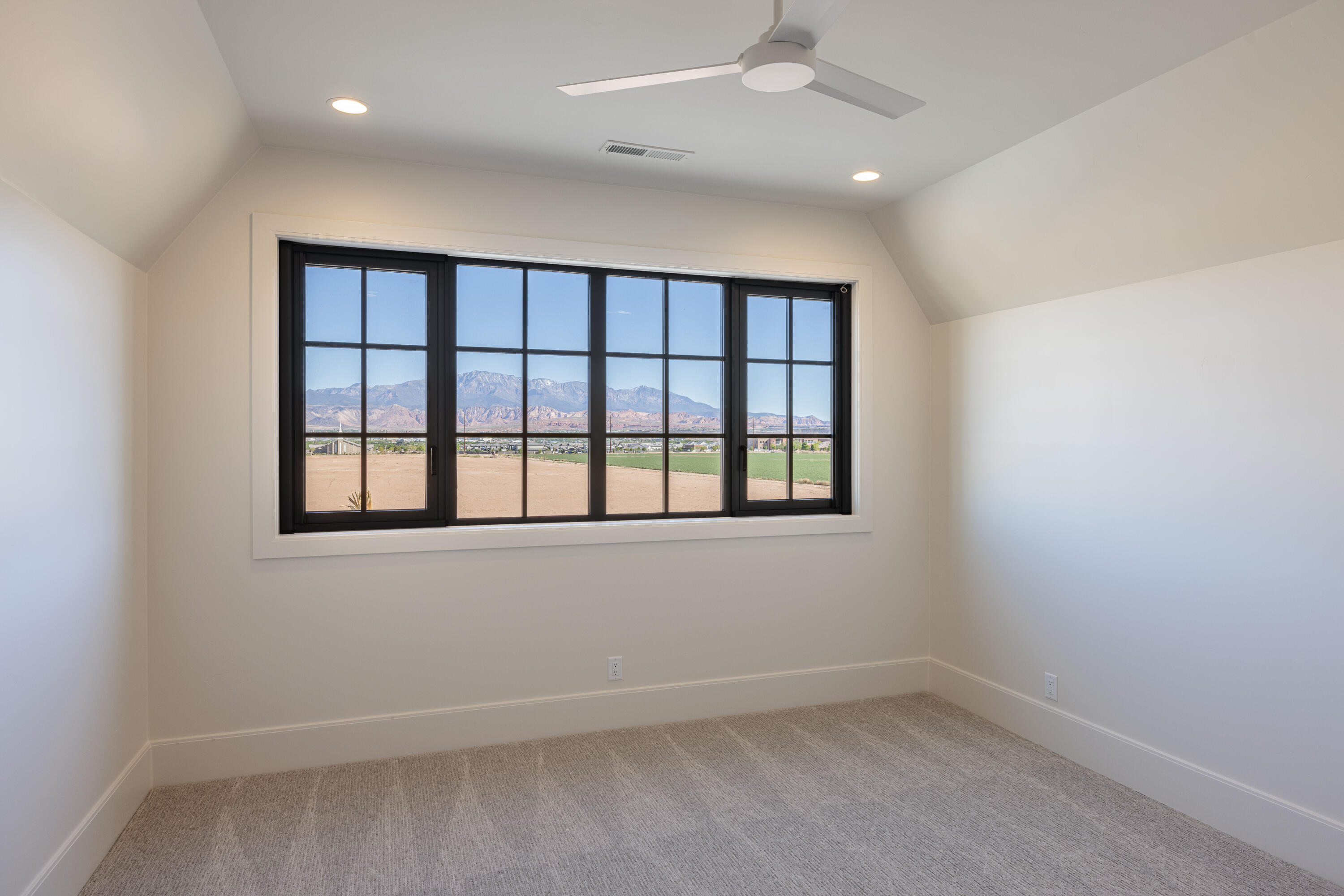 SUMMIT VIEW - Residential