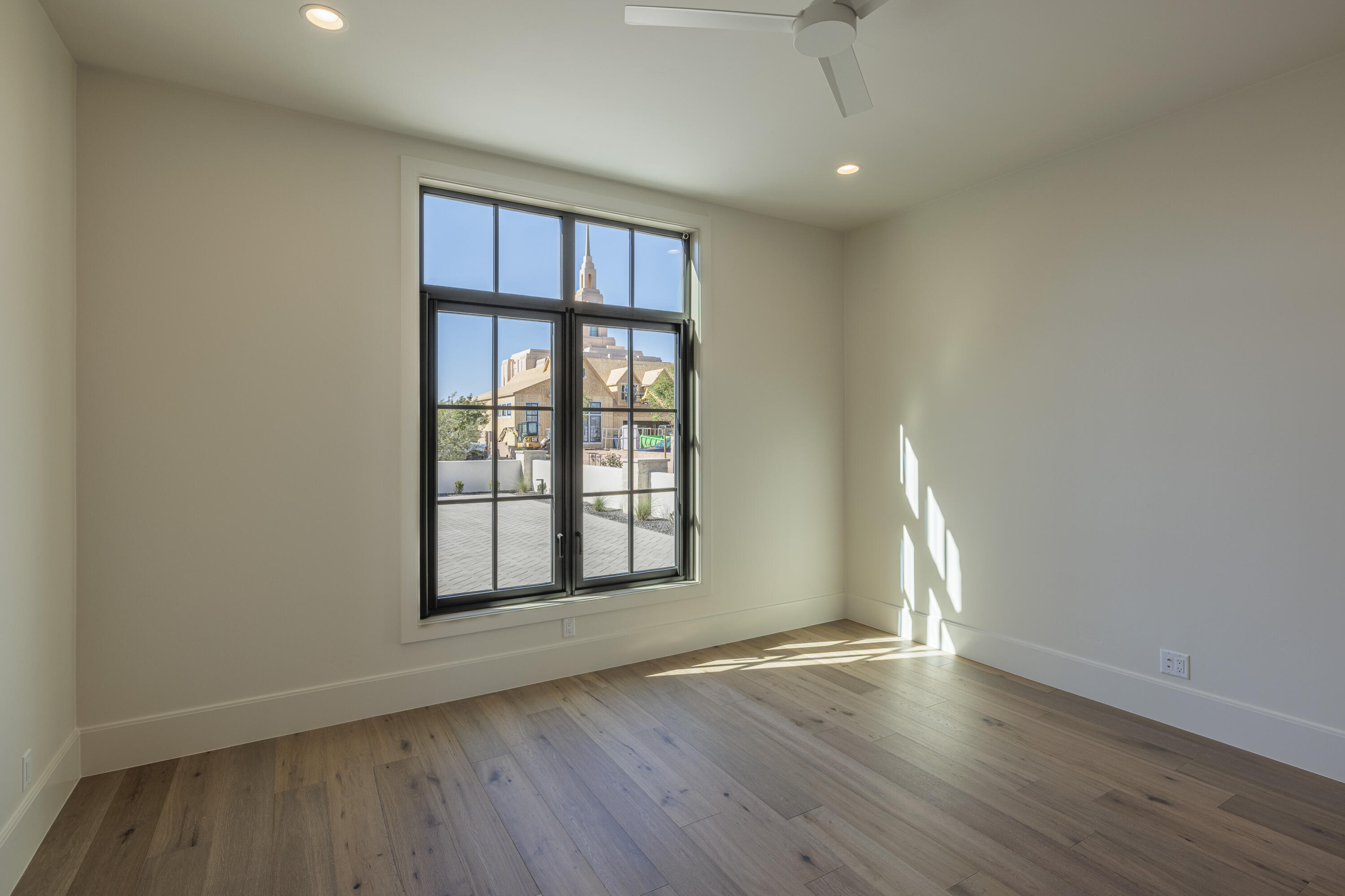 SUMMIT VIEW - Residential