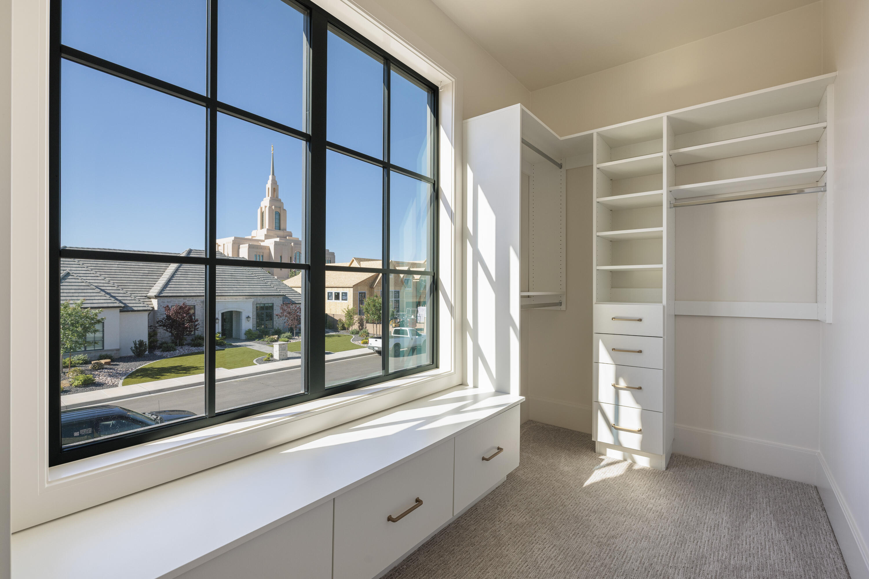 SUMMIT VIEW - Residential