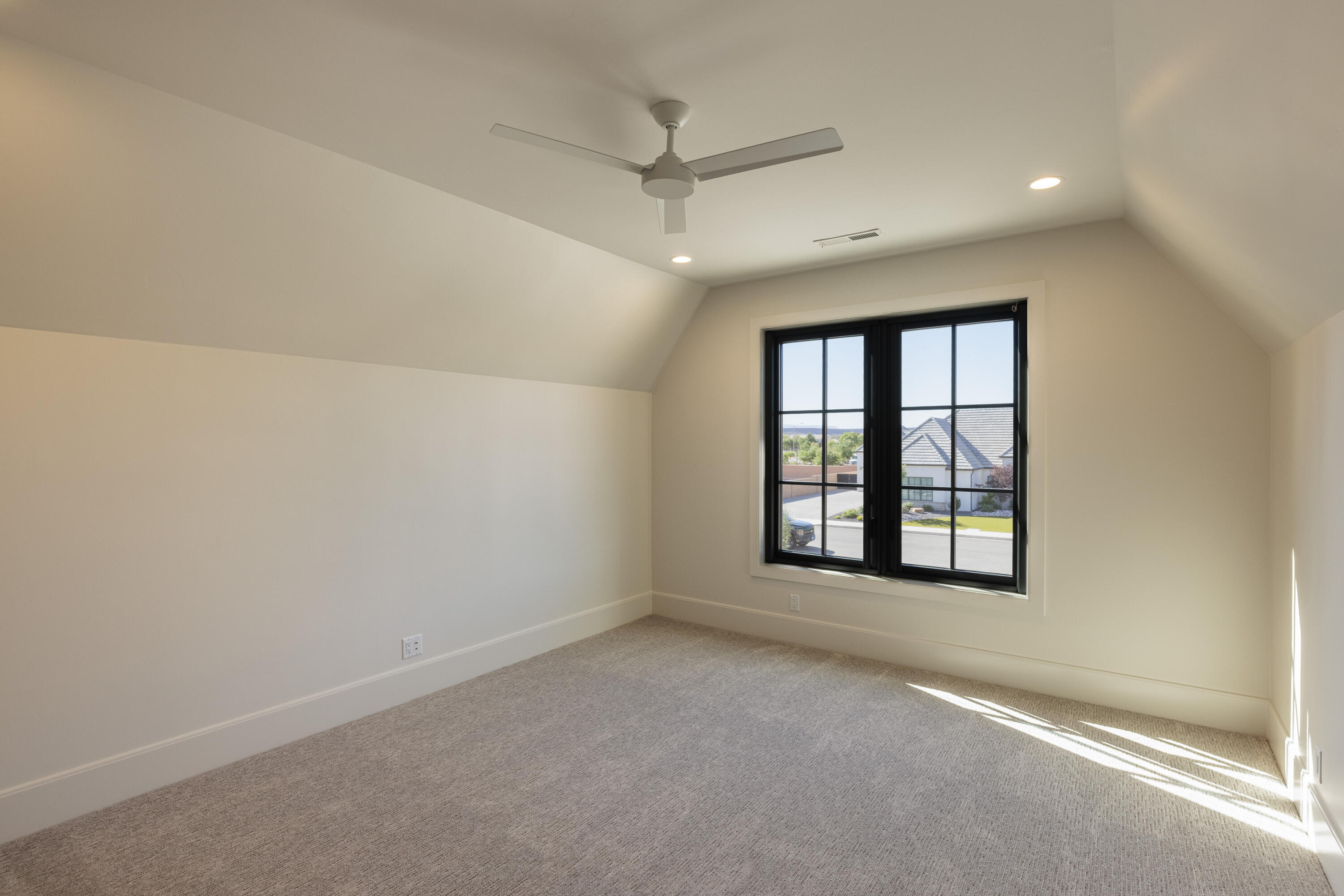 SUMMIT VIEW - Residential