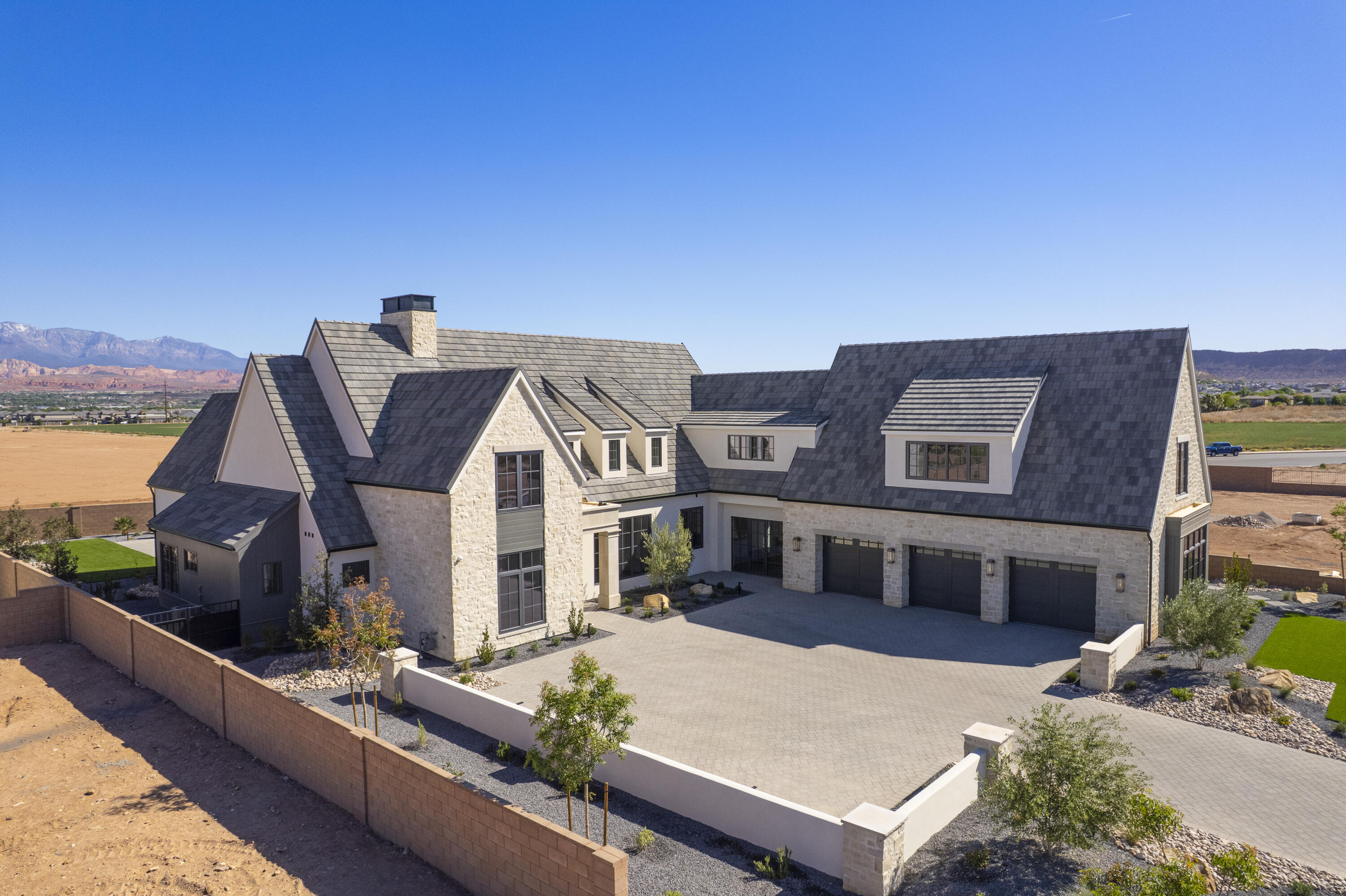 SUMMIT VIEW - Residential