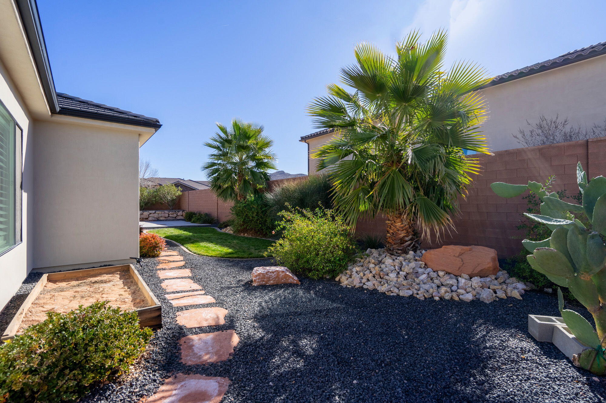 DESERT HEIGHTS - Residential