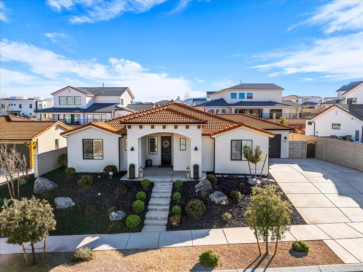 AUBURN HILLS - Residential