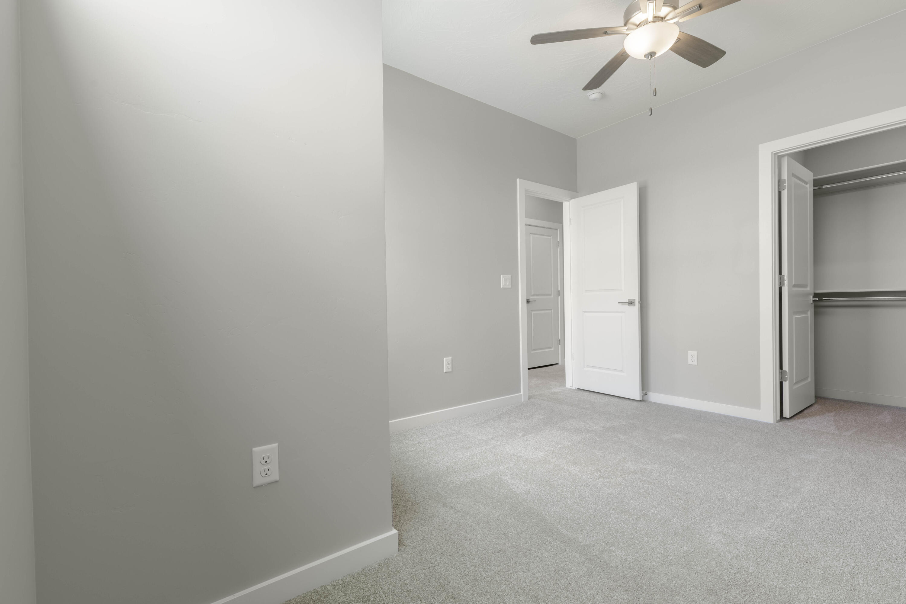 EAGLE POINTE - Residential