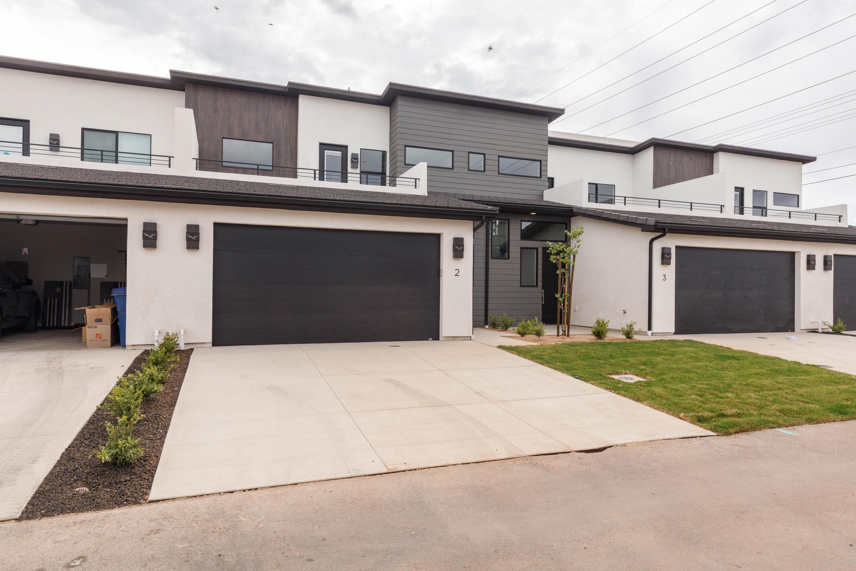 EAGLE POINTE - Residential