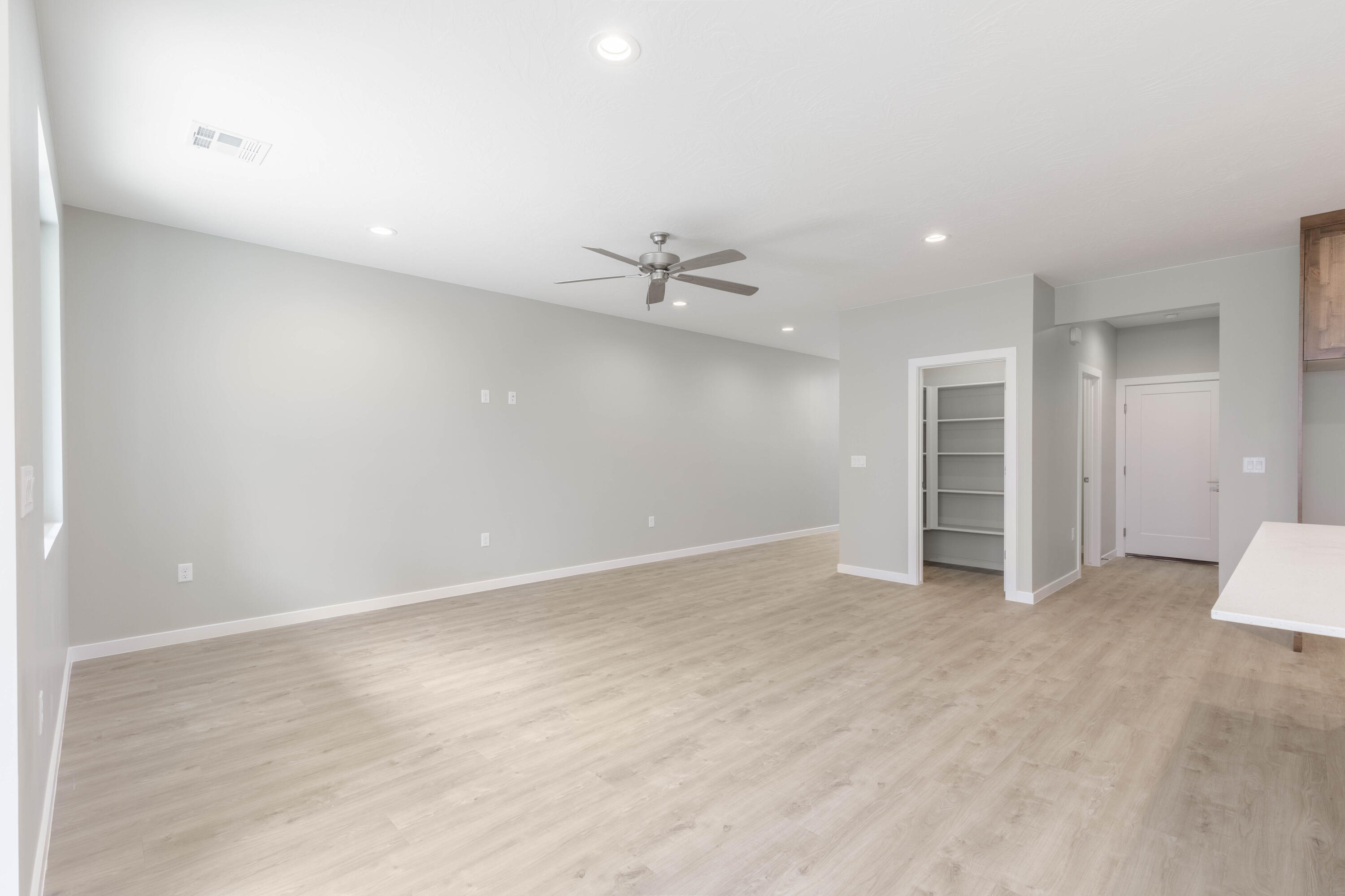 EAGLE POINTE - Residential