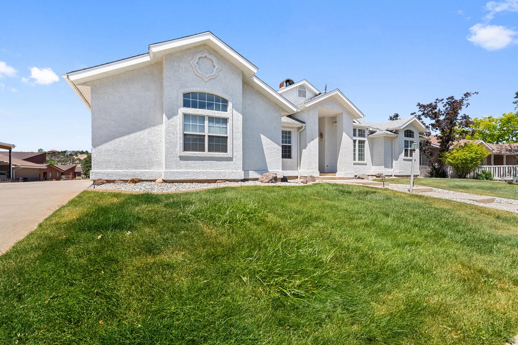 Photo of 714 S Saint James Place, Cedar City, UT 84720 (MLS # 26-273422)