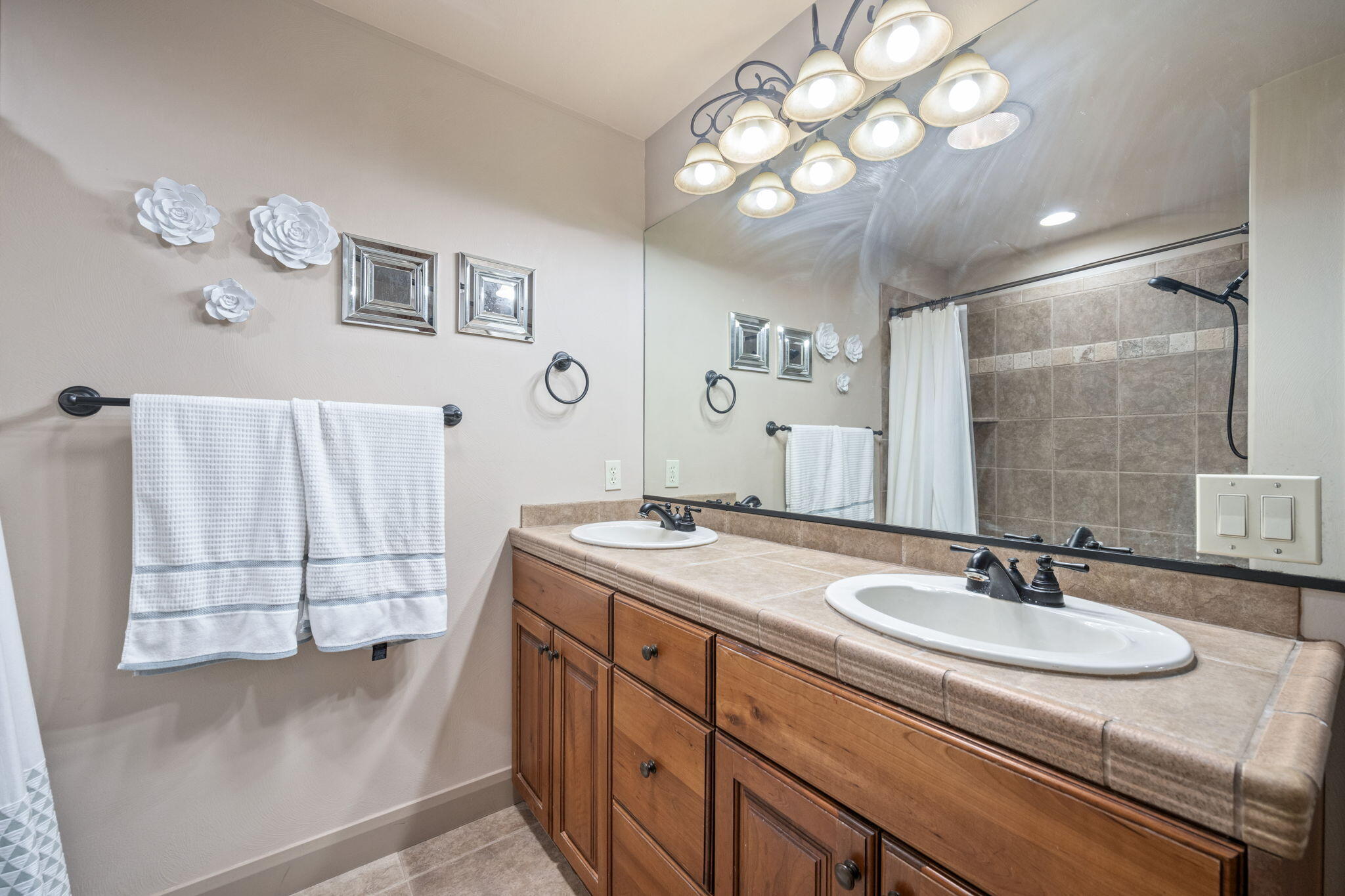 JEDORA ESTATES - Residential