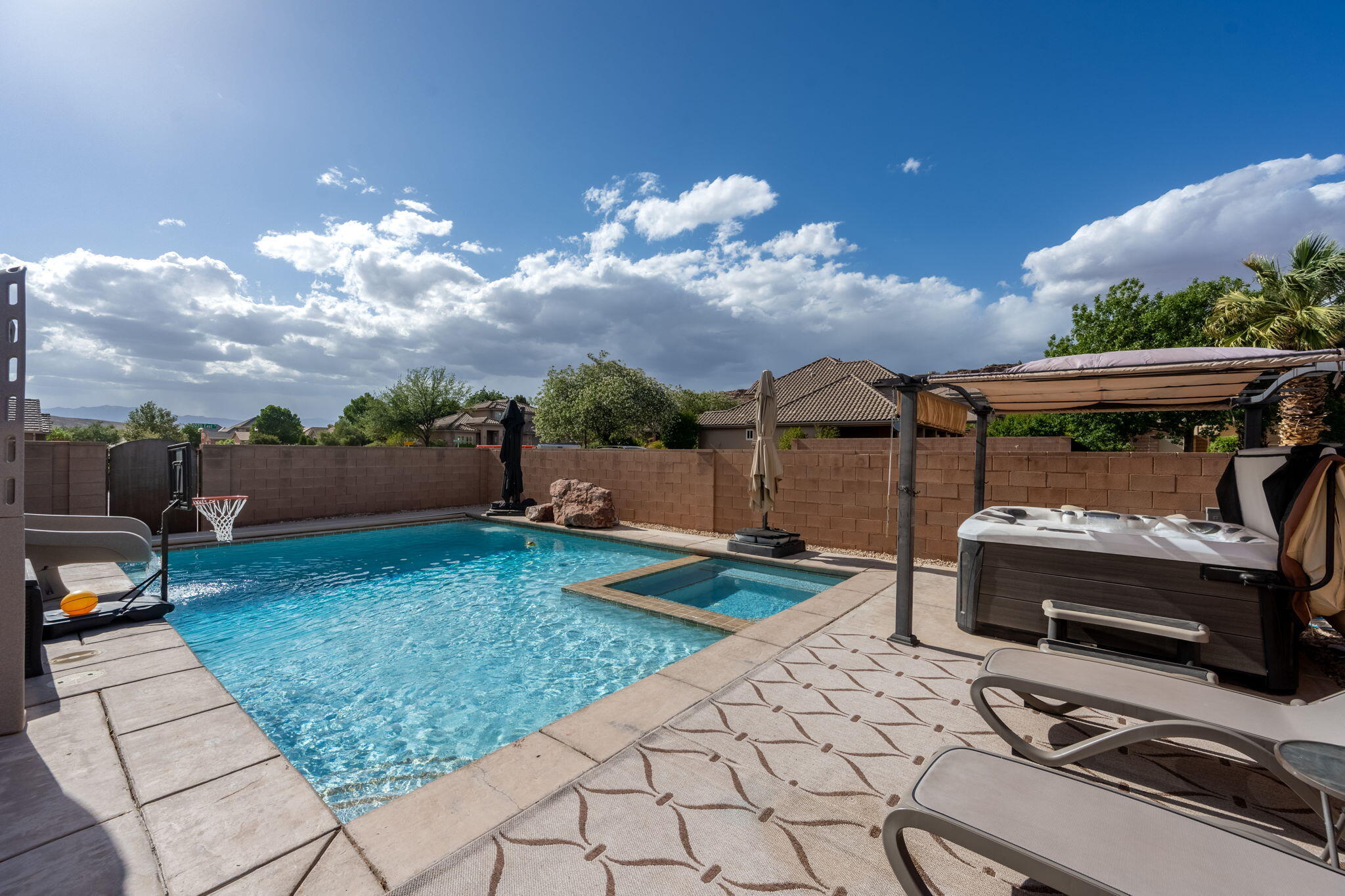 JEDORA ESTATES - Residential