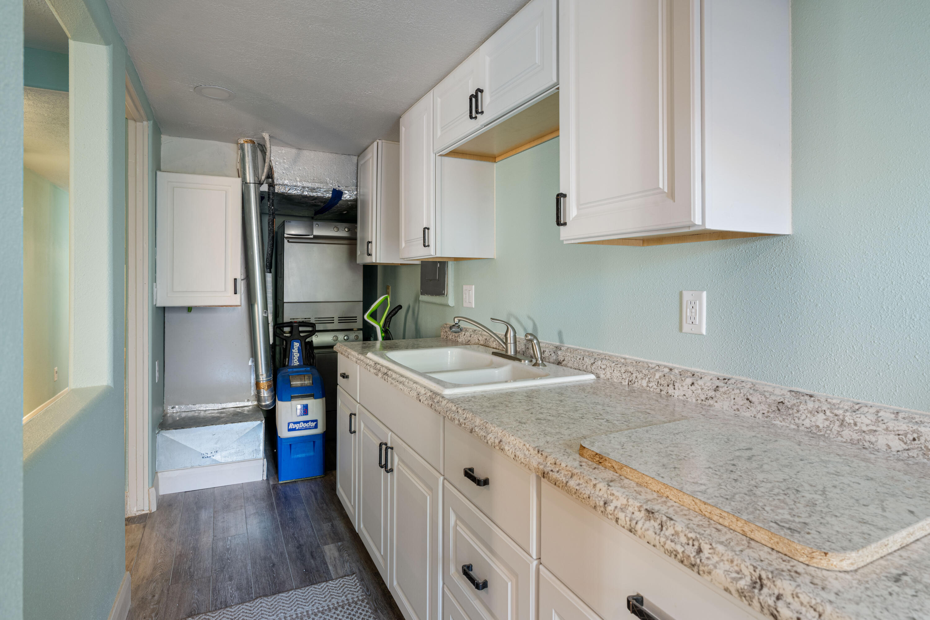 BLOOMINGTON HILLS - Residential