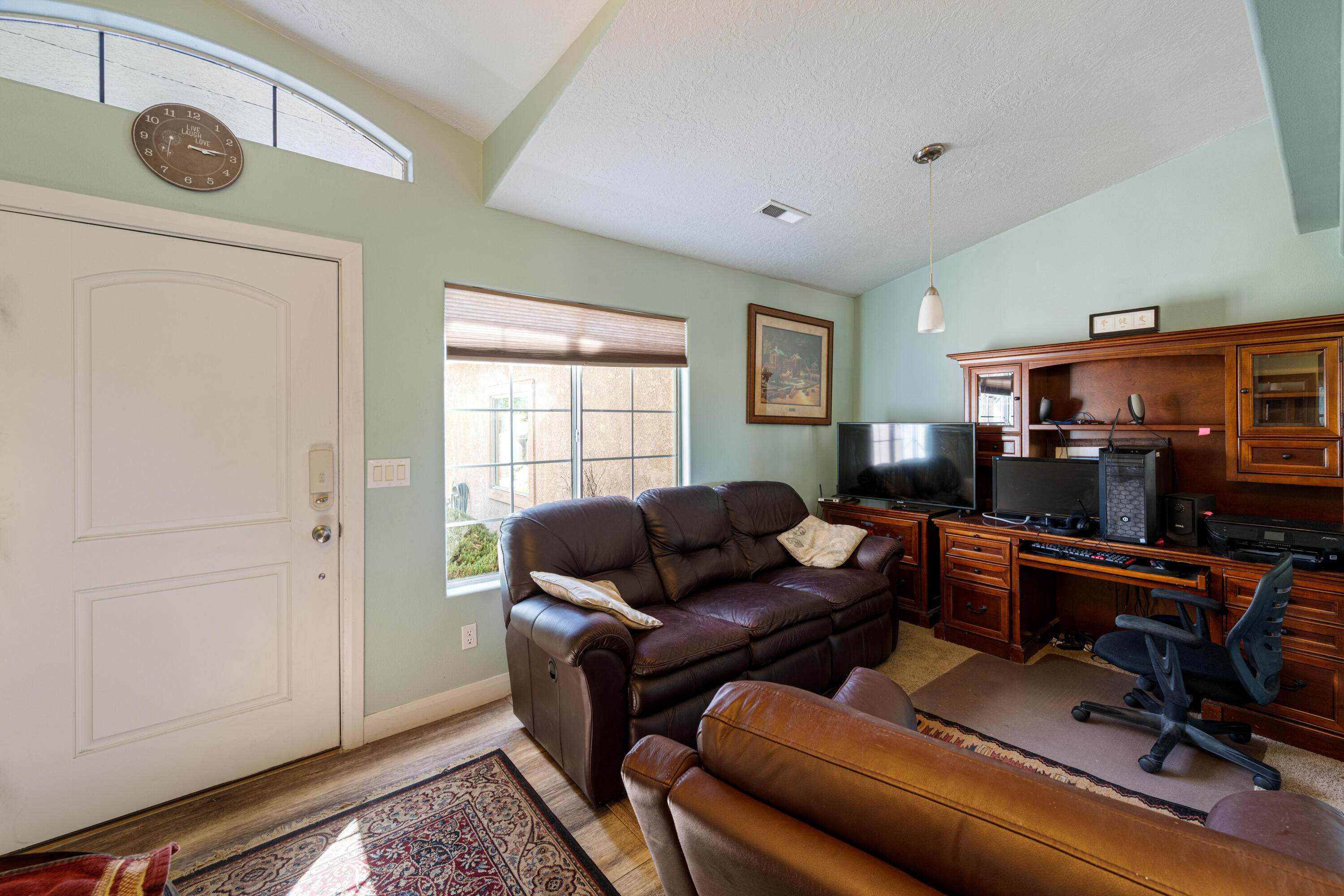 BLOOMINGTON HILLS - Residential