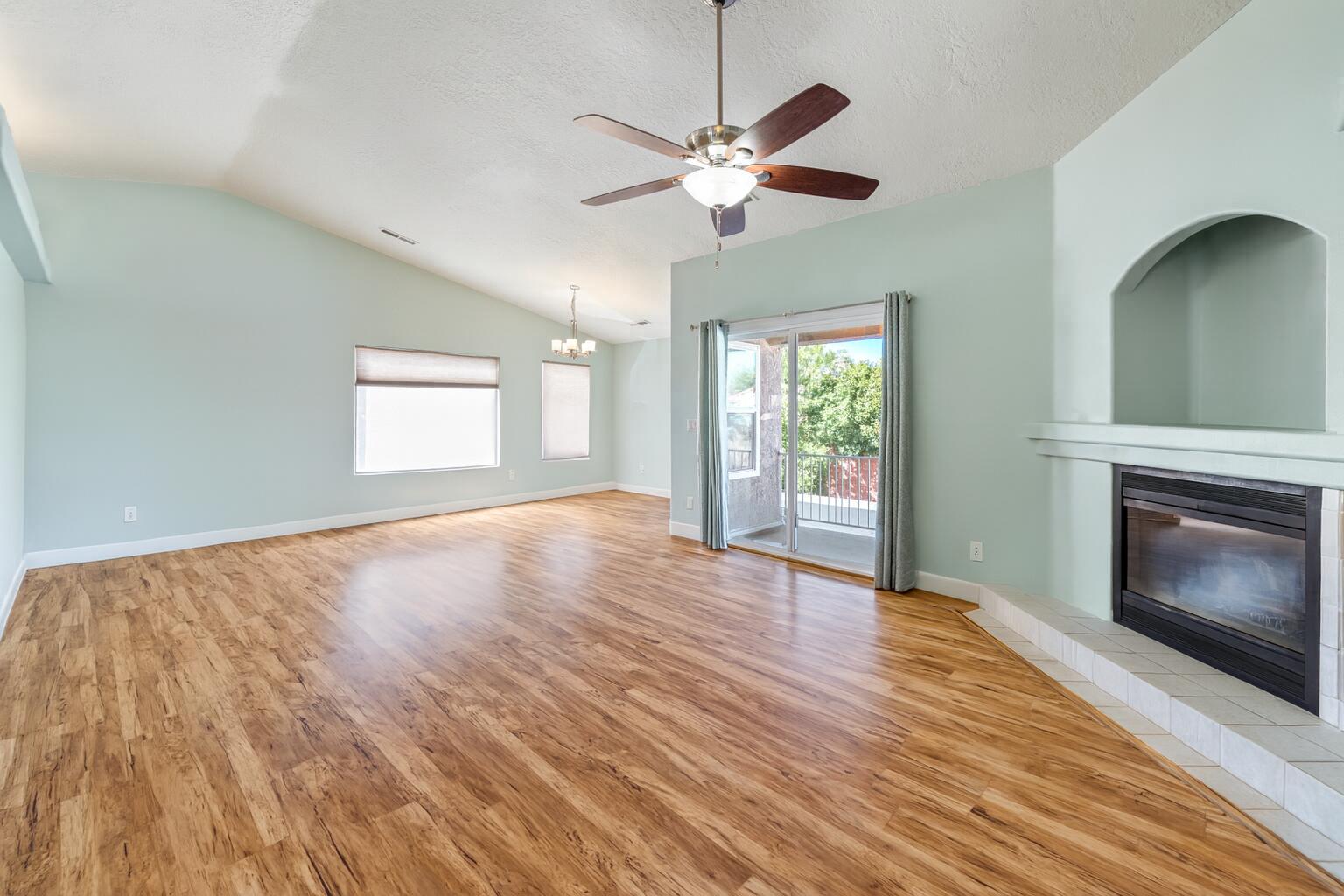 BLOOMINGTON HILLS - Residential