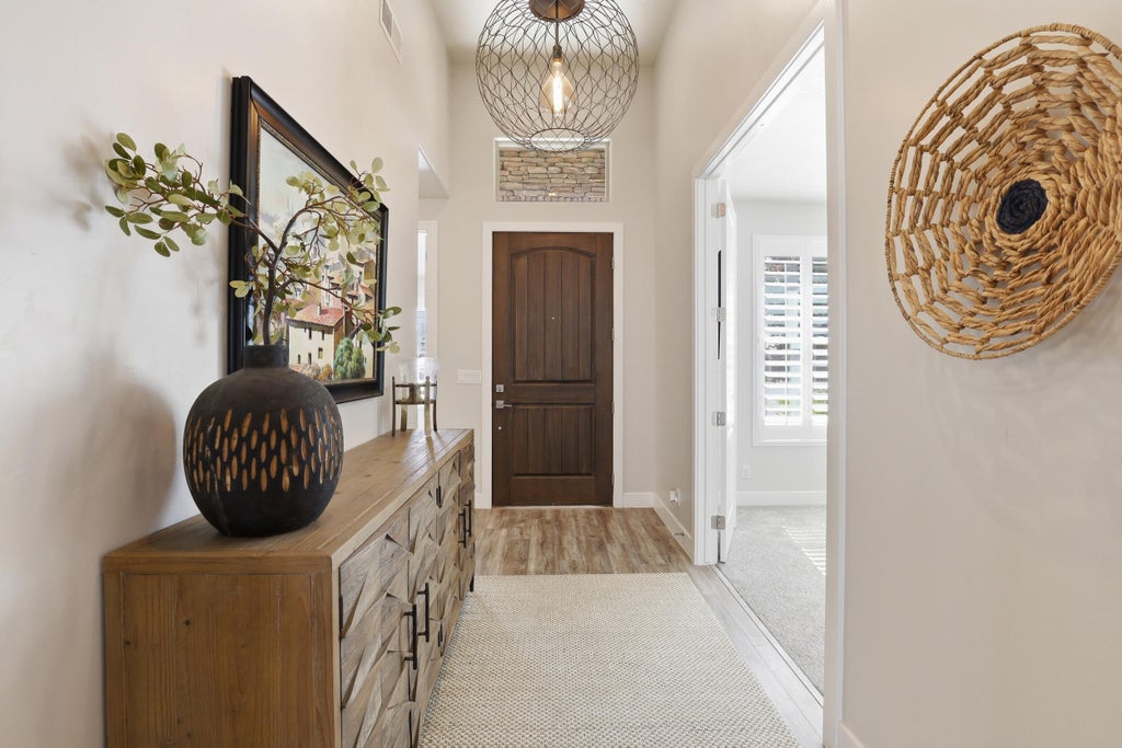 Photo of 857 N VIA DEL SOL, Washington, UT 84780 (MLS # 26-273389)
