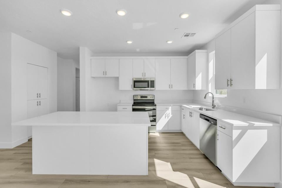 Photo of 5599 S Carnelian Parkway 203 #203, Saint George, UT 84790 (MLS # 26-276360)