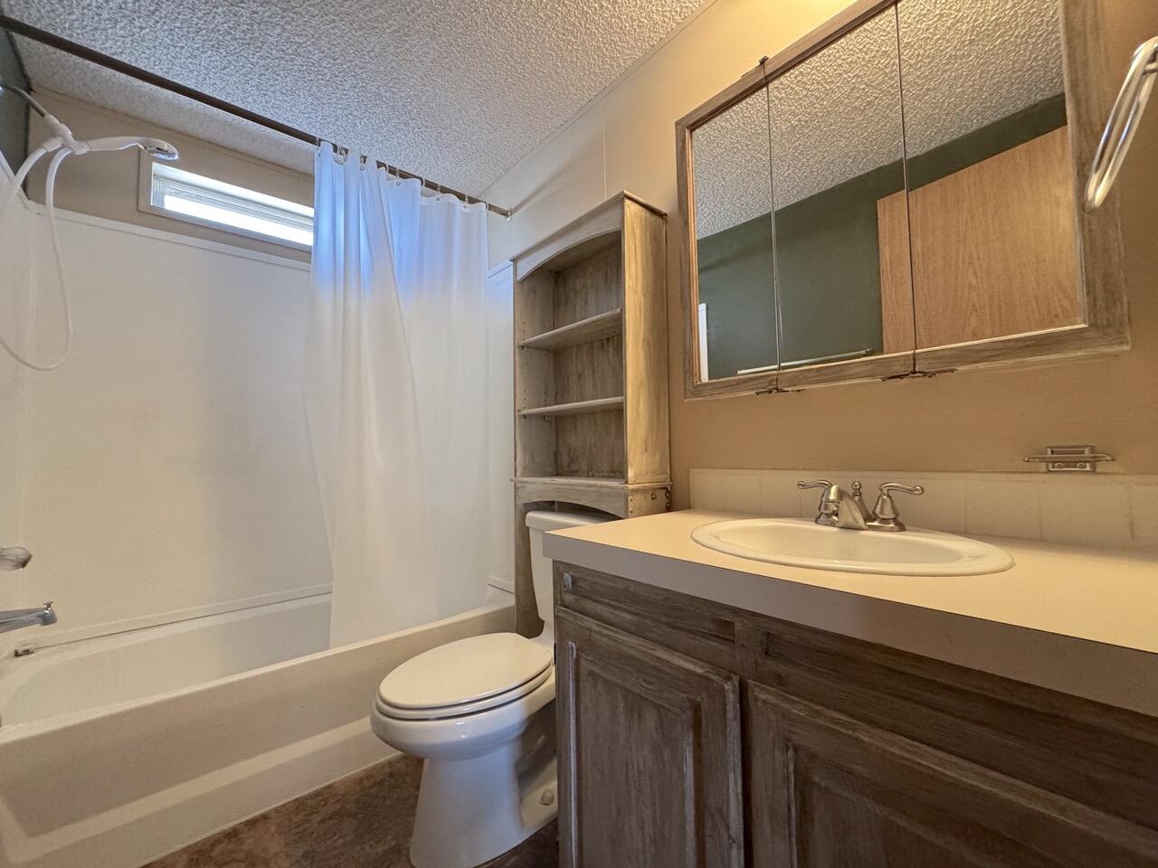 LAVA BLUFF MOBILE HOME PARK - Residential