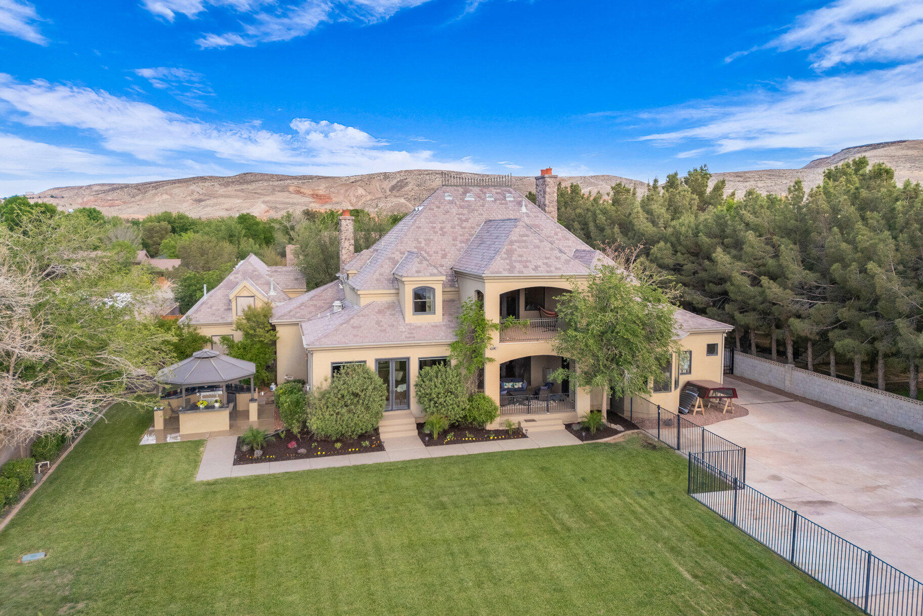 BLOOMINGTON RANCHES - Residential