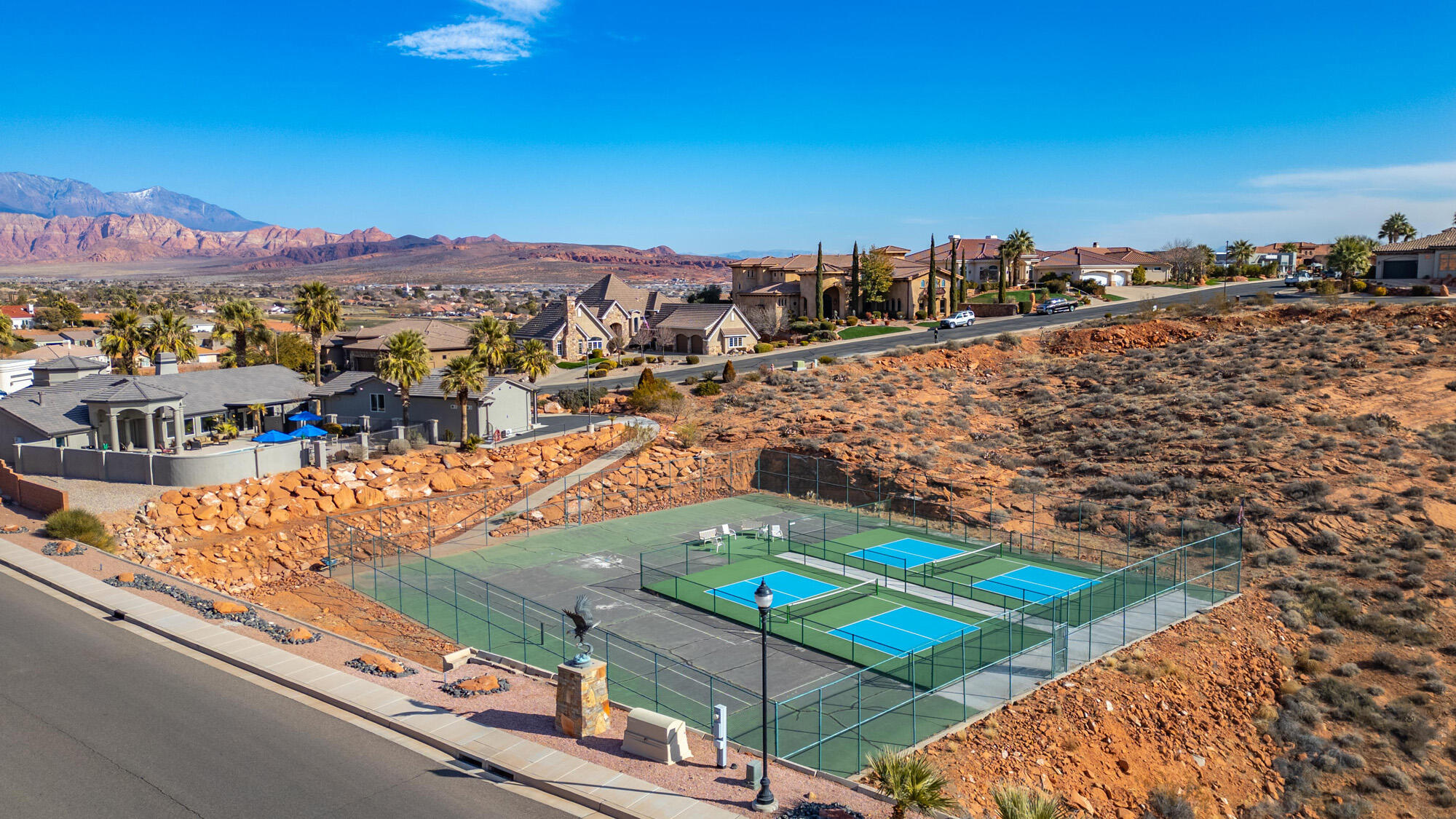 LION'S HEAD HILLTOP ESTATES AT GREEN SPRINGS - Residential