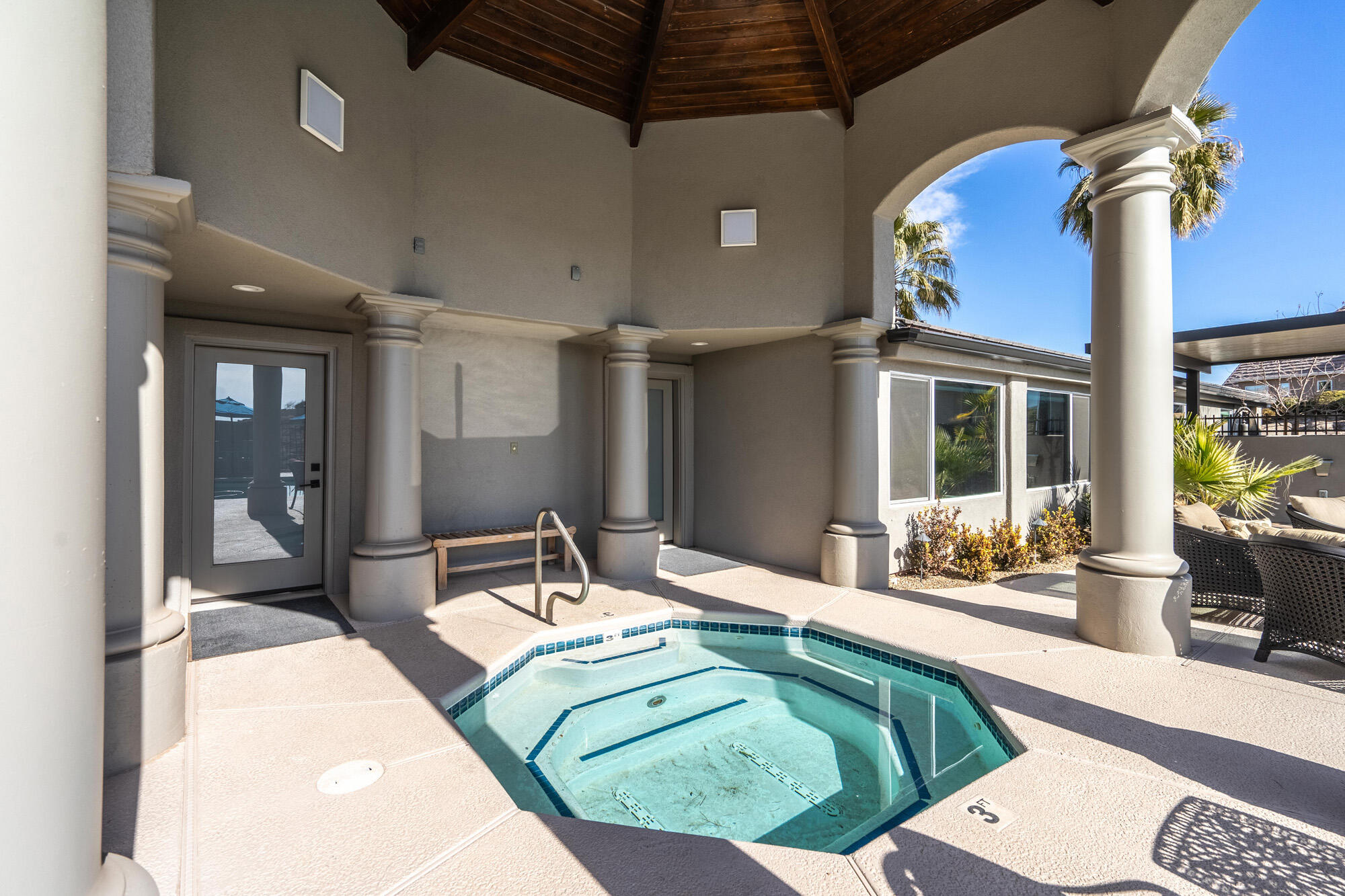 LION'S HEAD HILLTOP ESTATES AT GREEN SPRINGS - Residential