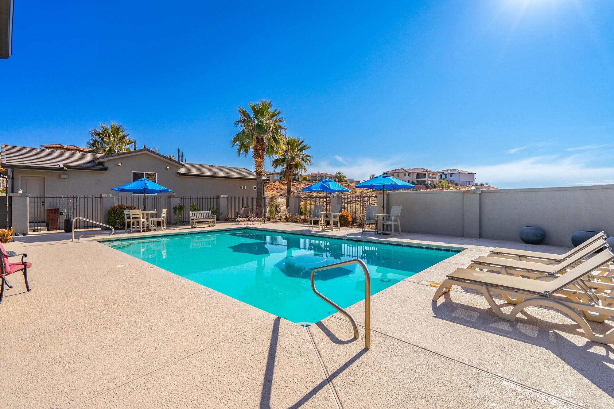 LION'S HEAD HILLTOP ESTATES AT GREEN SPRINGS - Residential