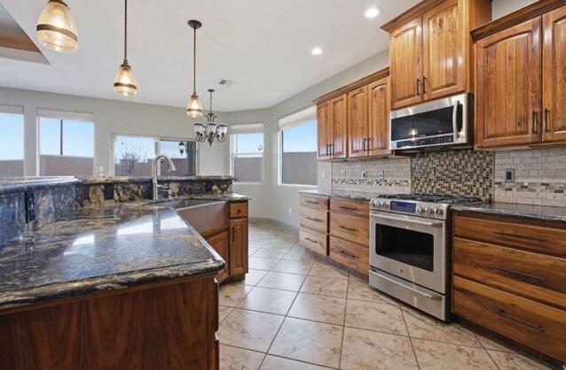 SIENNA HEIGHTS - Residential