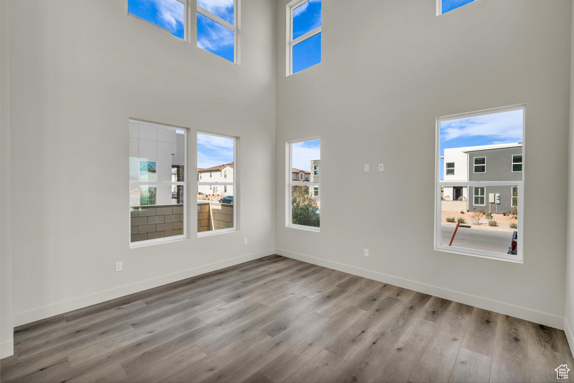 DESERT COLOR RESORT - Residential