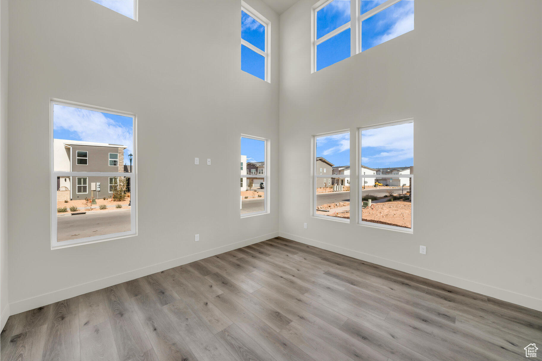 DESERT COLOR RESORT - Residential