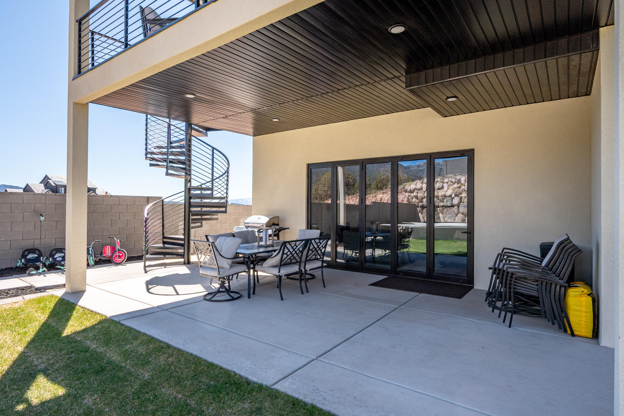 SADDLE BACK RIDGE - Residential