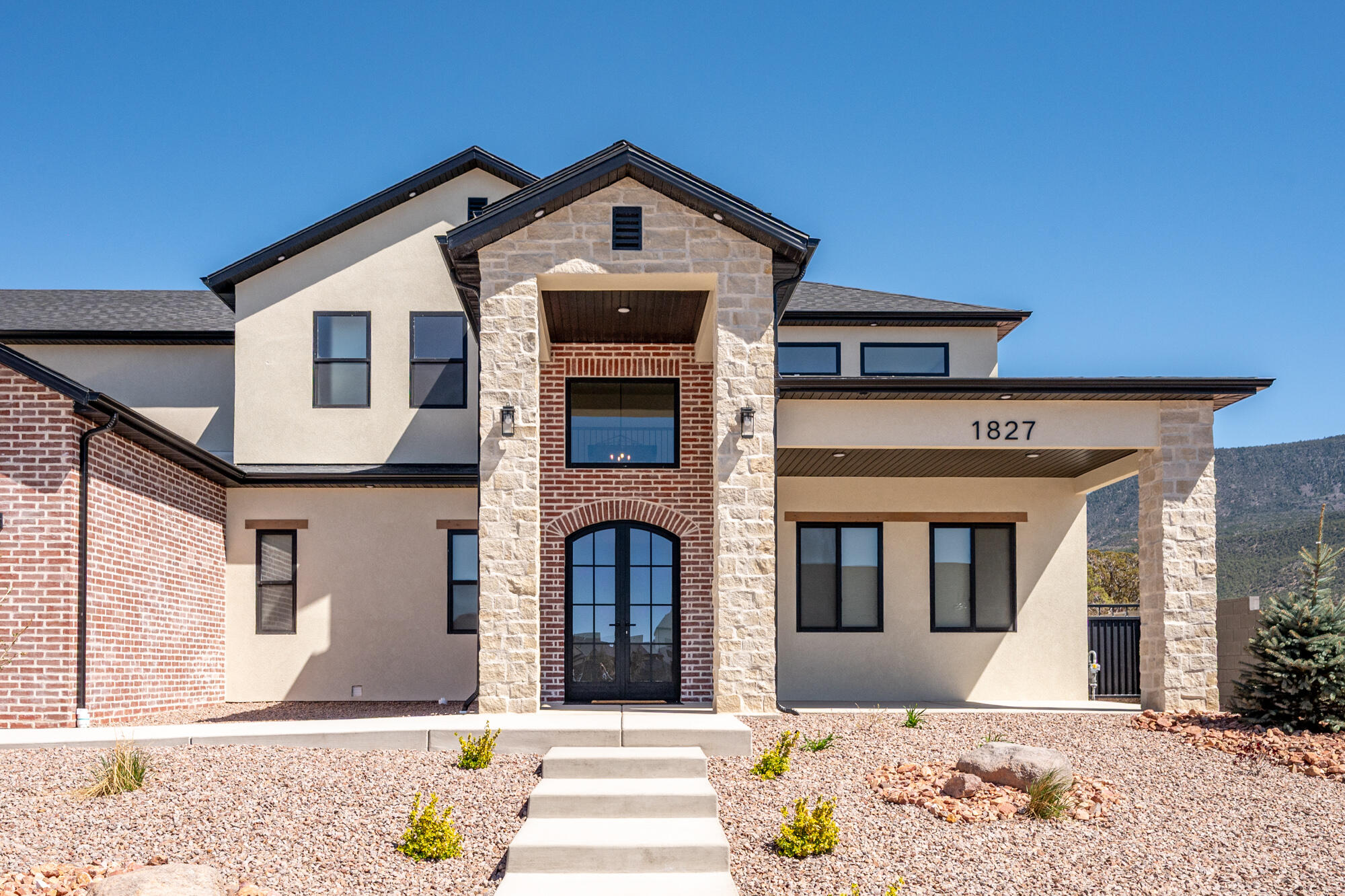 SADDLE BACK RIDGE - Residential