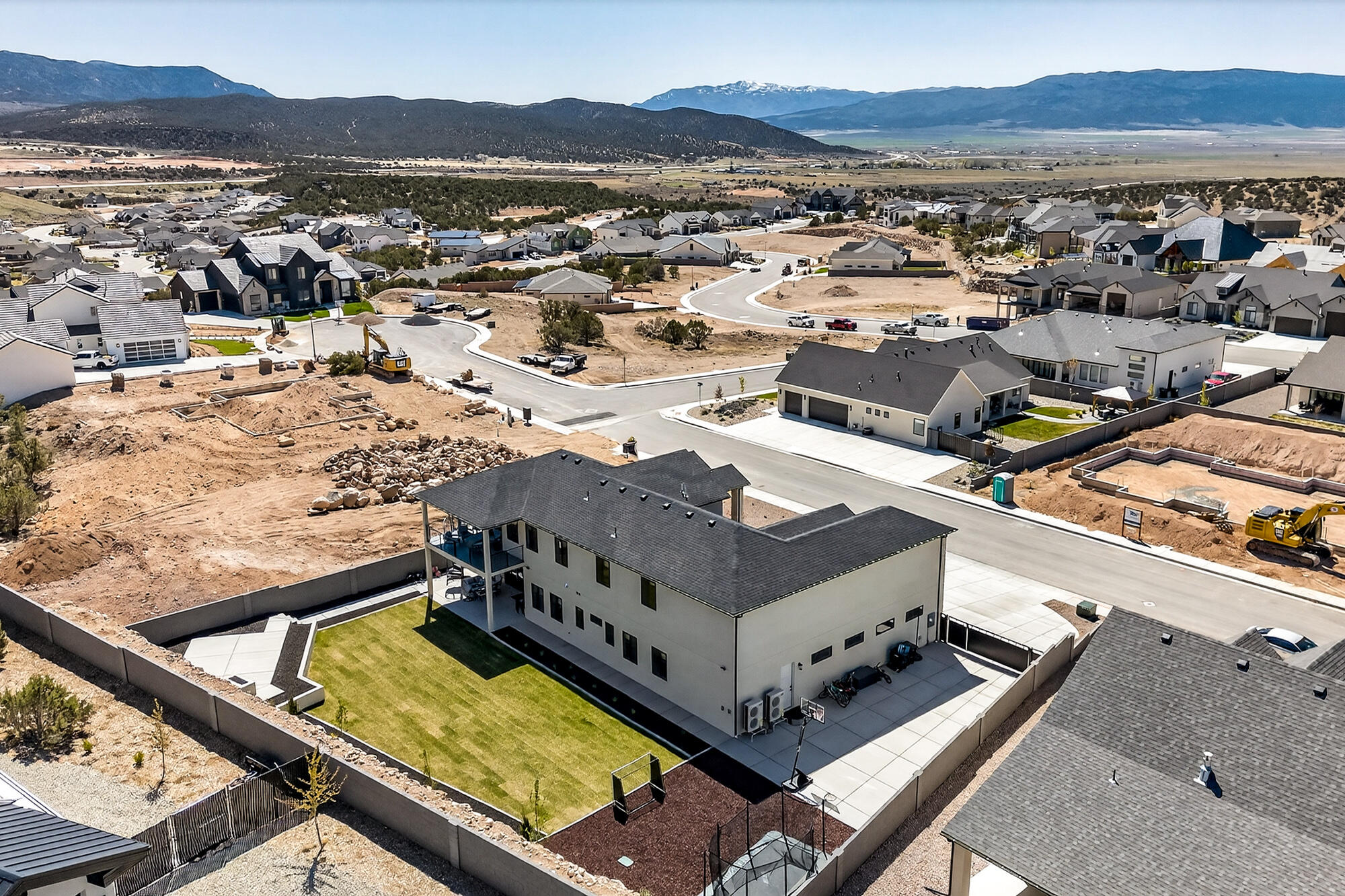 SADDLE BACK RIDGE - Residential