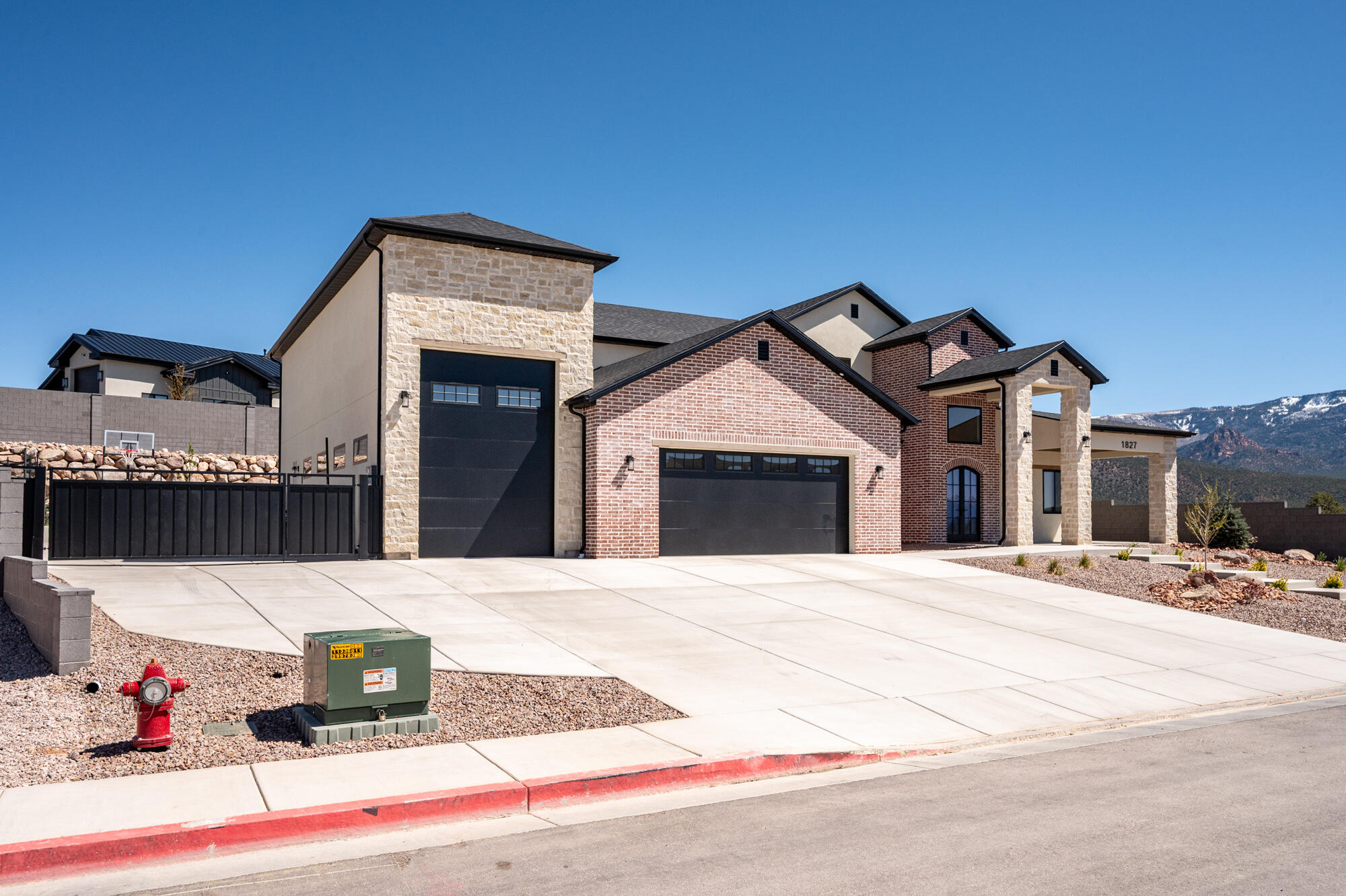 SADDLE BACK RIDGE - Residential