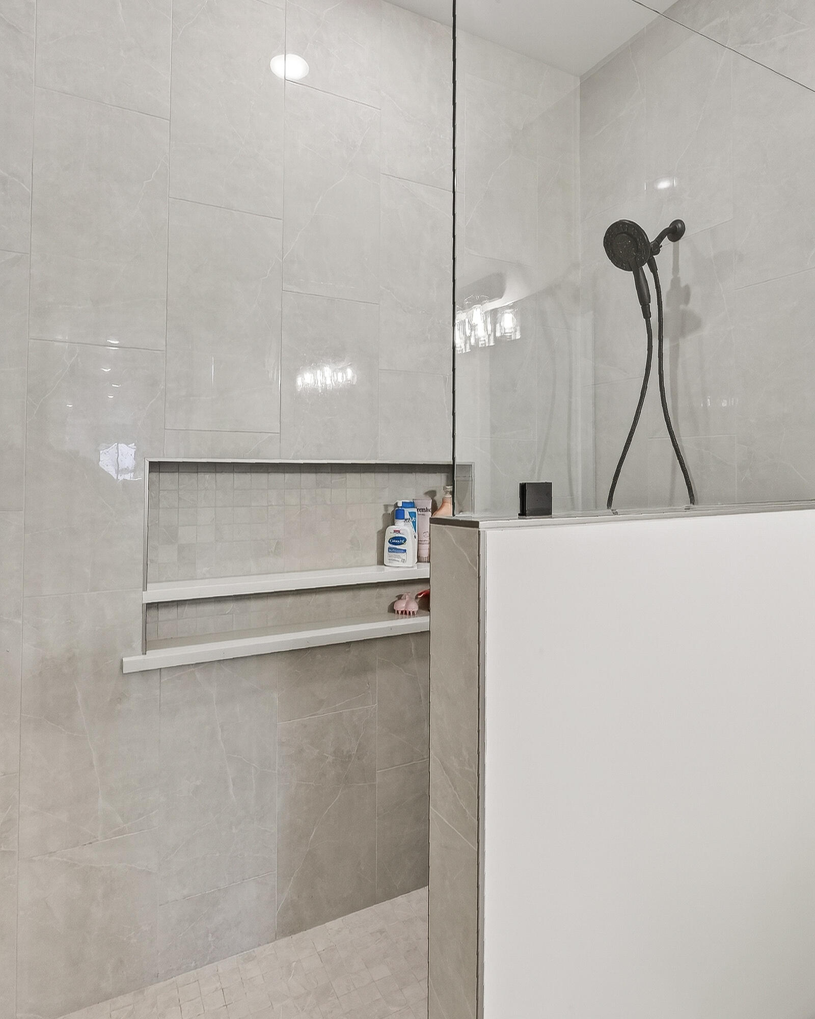 SADDLE BACK RIDGE - Residential