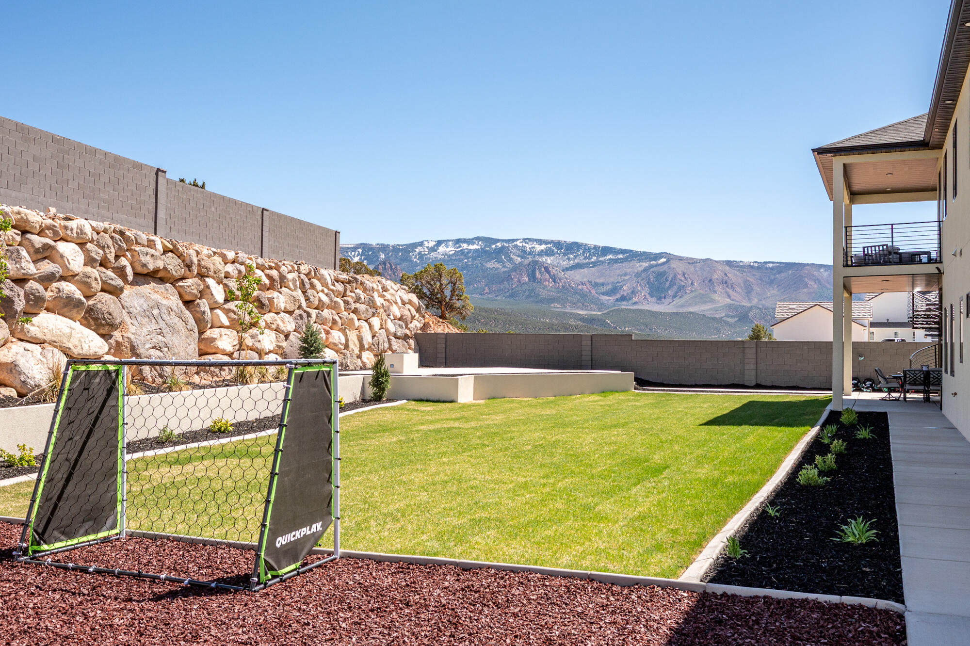 SADDLE BACK RIDGE - Residential