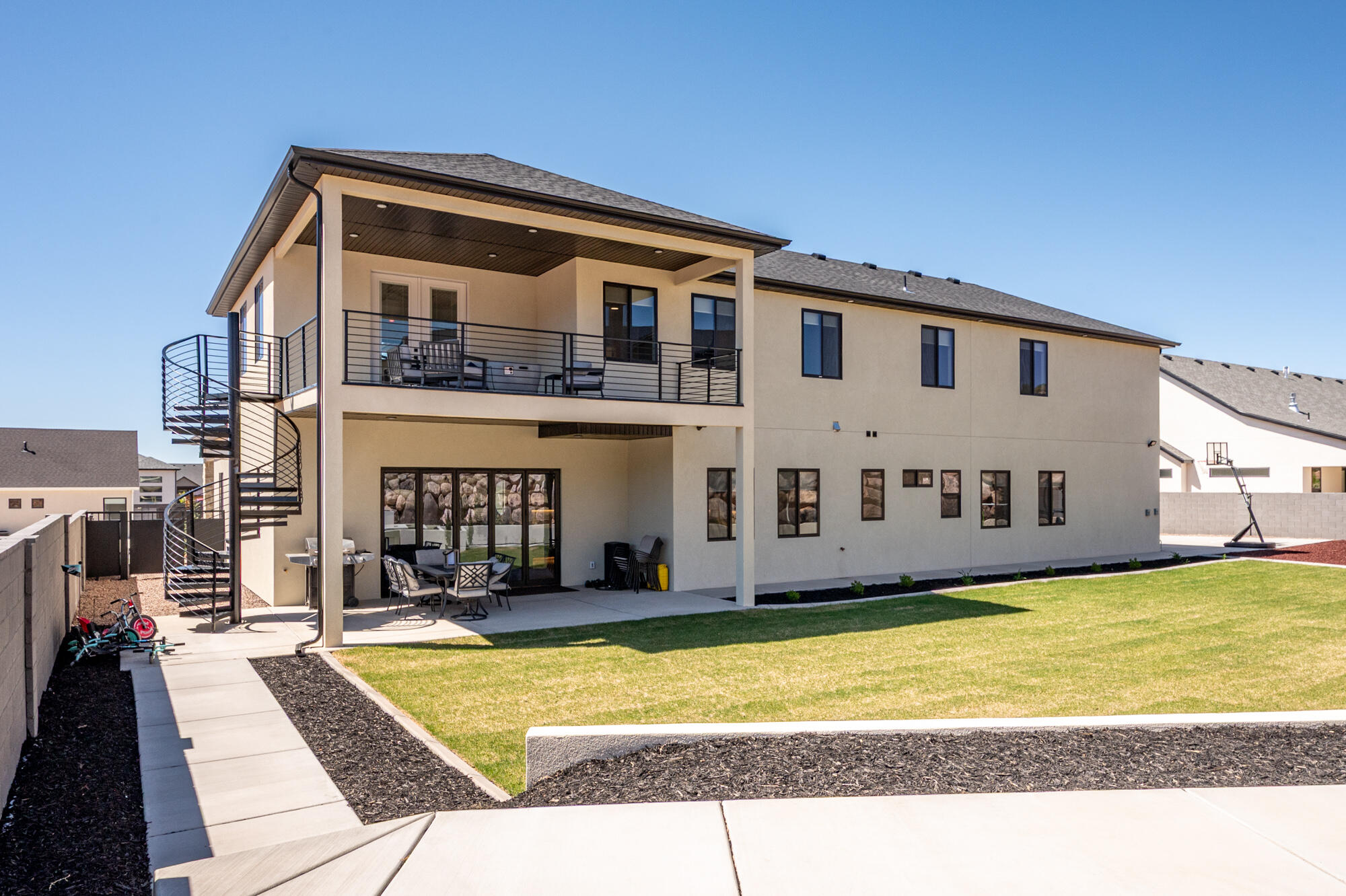 SADDLE BACK RIDGE - Residential