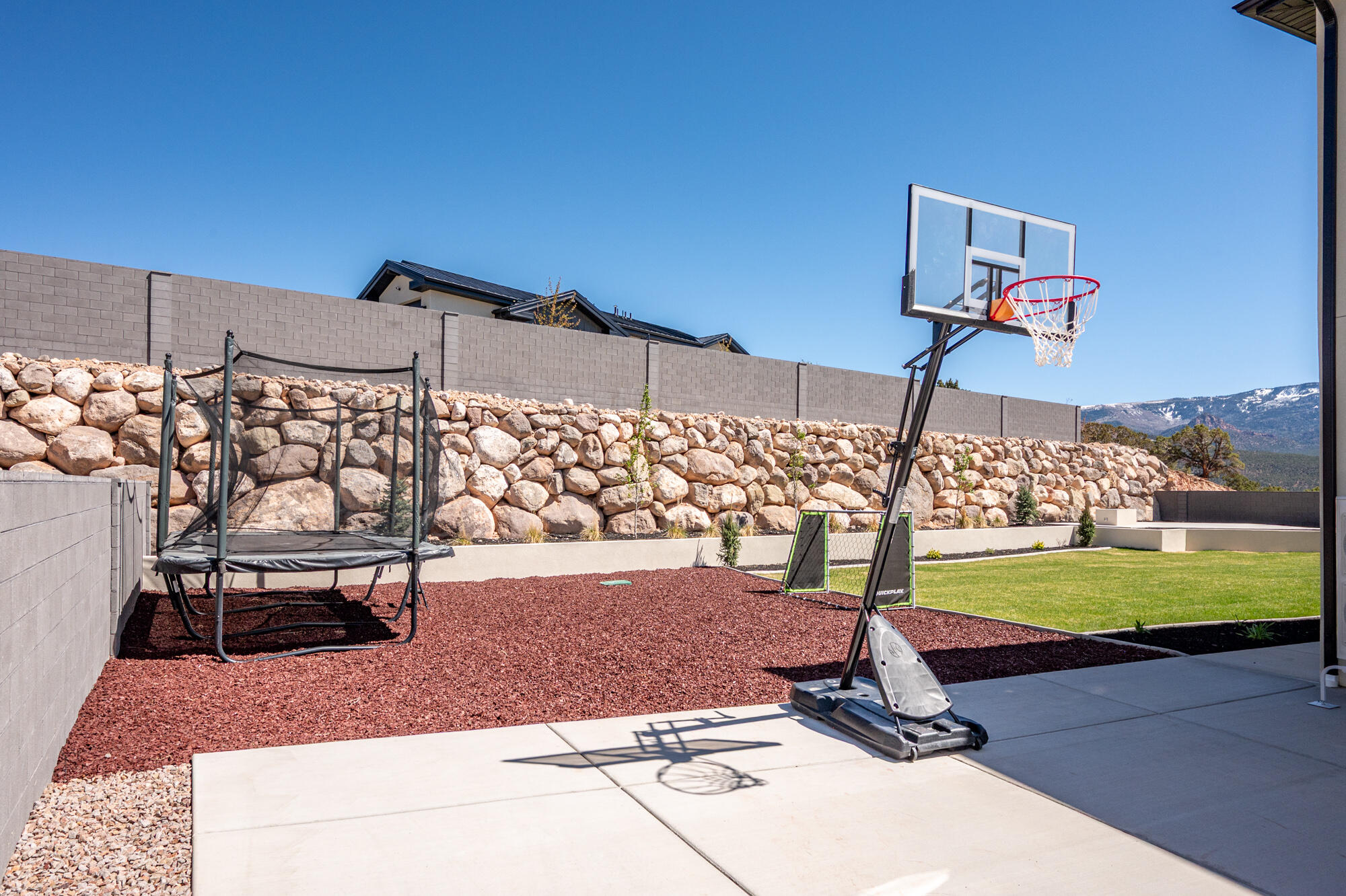 SADDLE BACK RIDGE - Residential