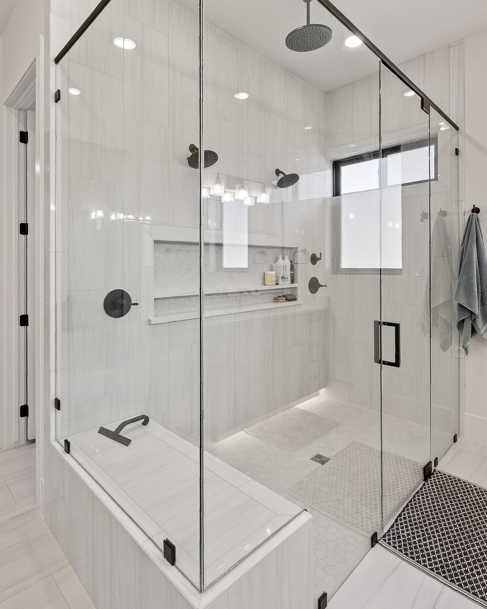 SADDLE BACK RIDGE - Residential