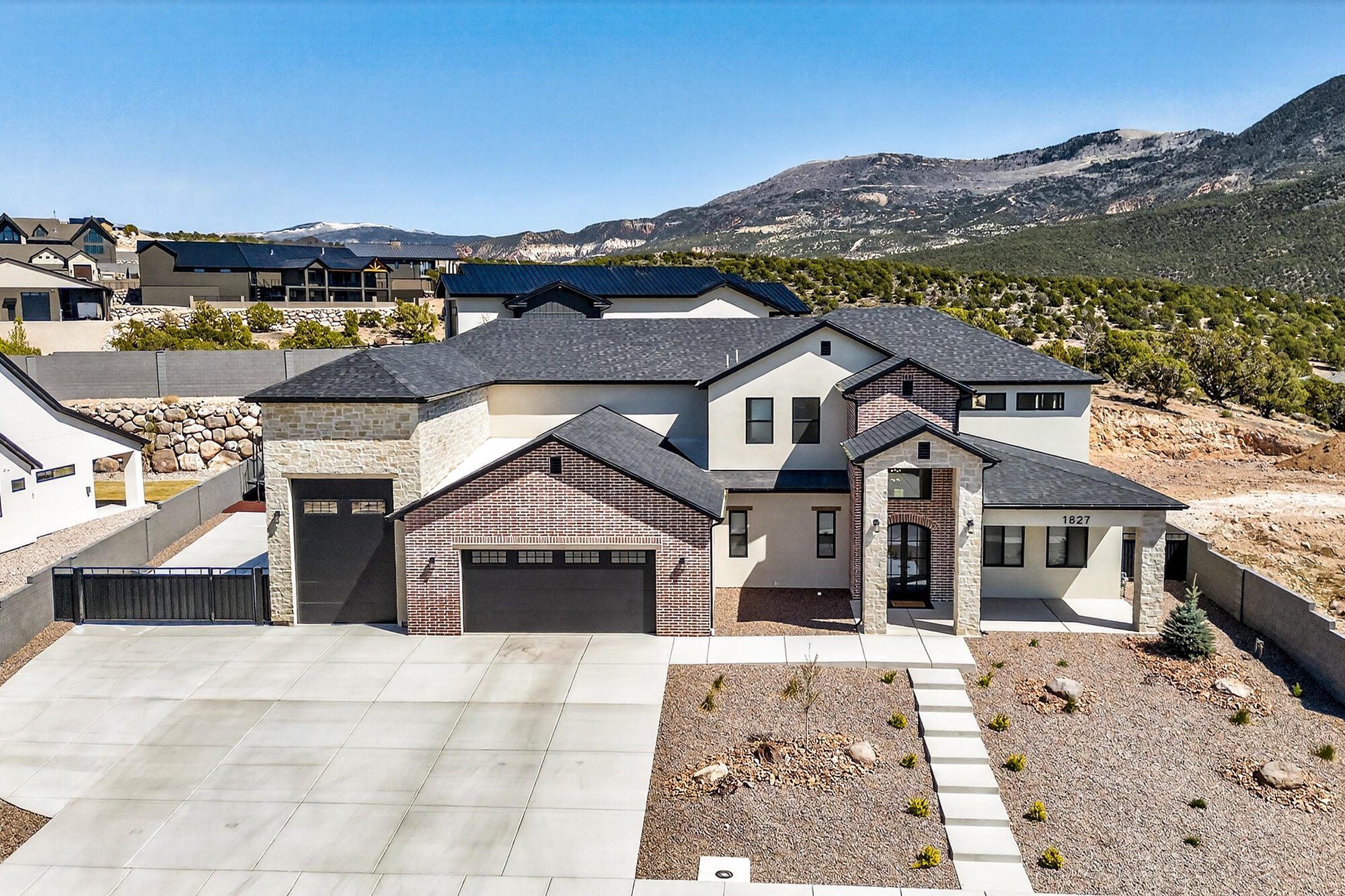 SADDLE BACK RIDGE - Residential