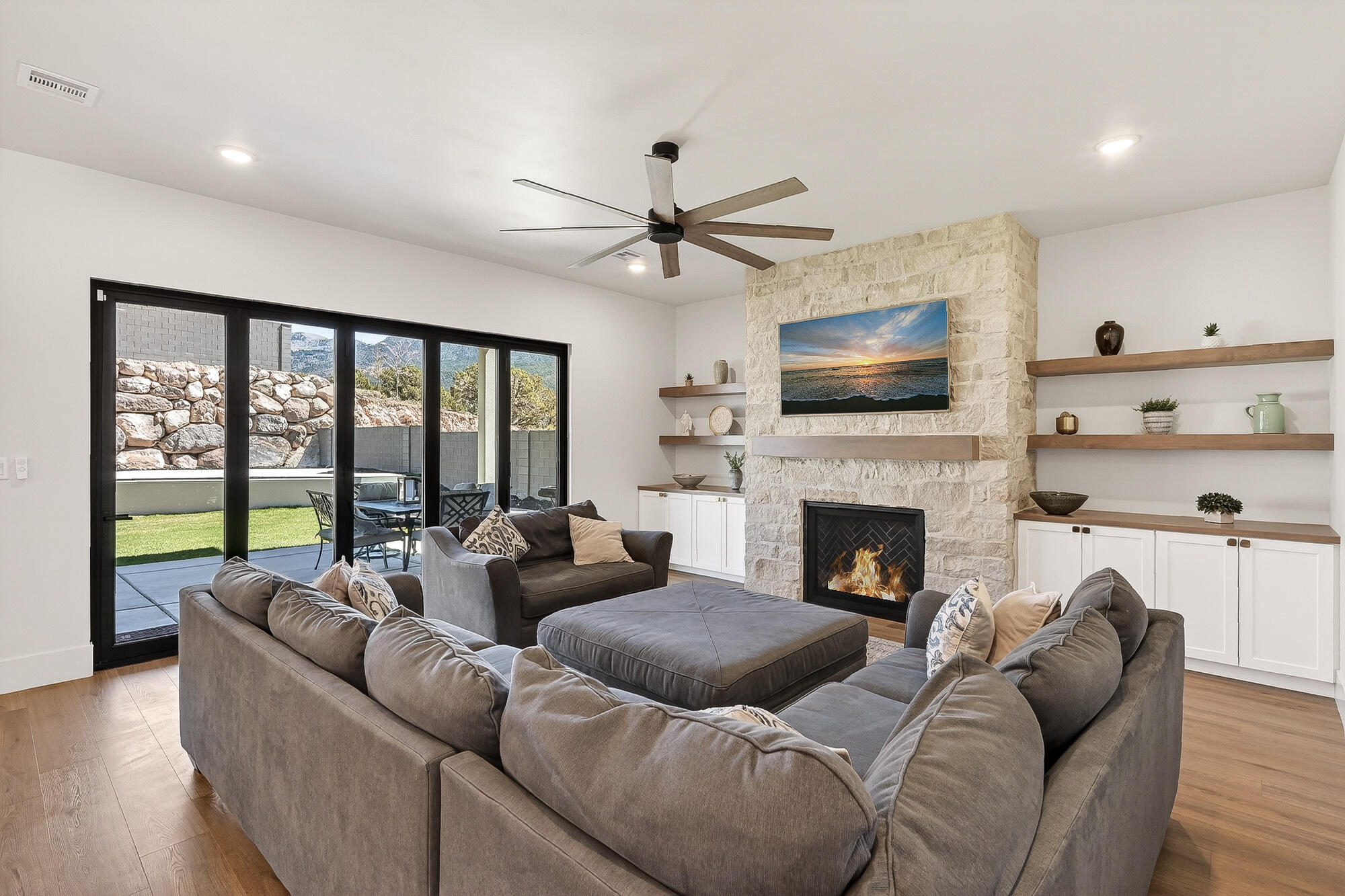 SADDLE BACK RIDGE - Residential