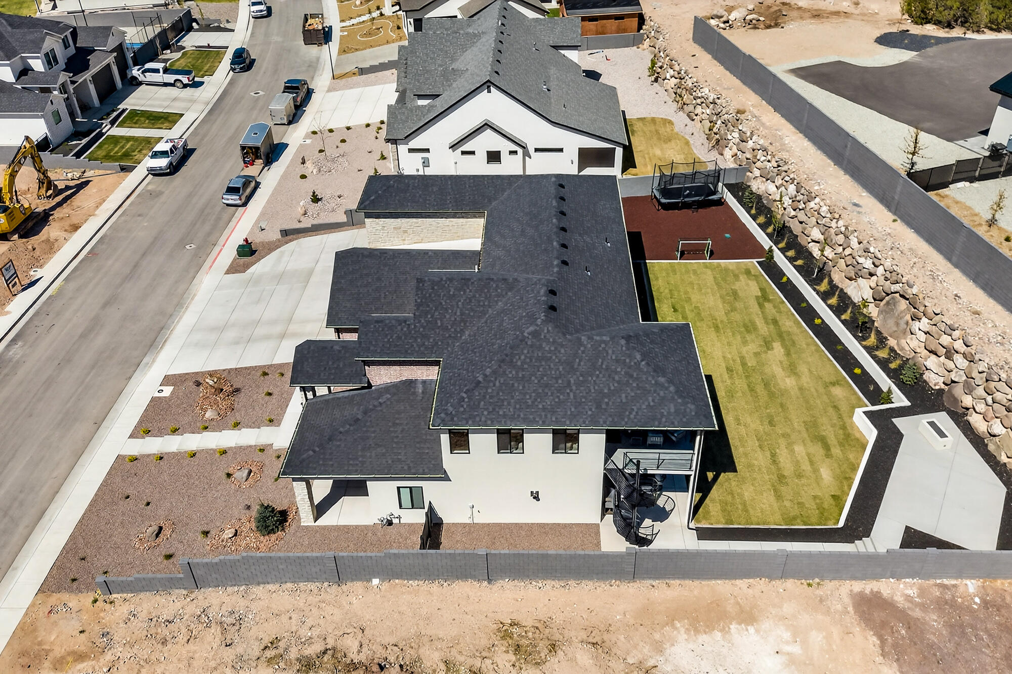 SADDLE BACK RIDGE - Residential