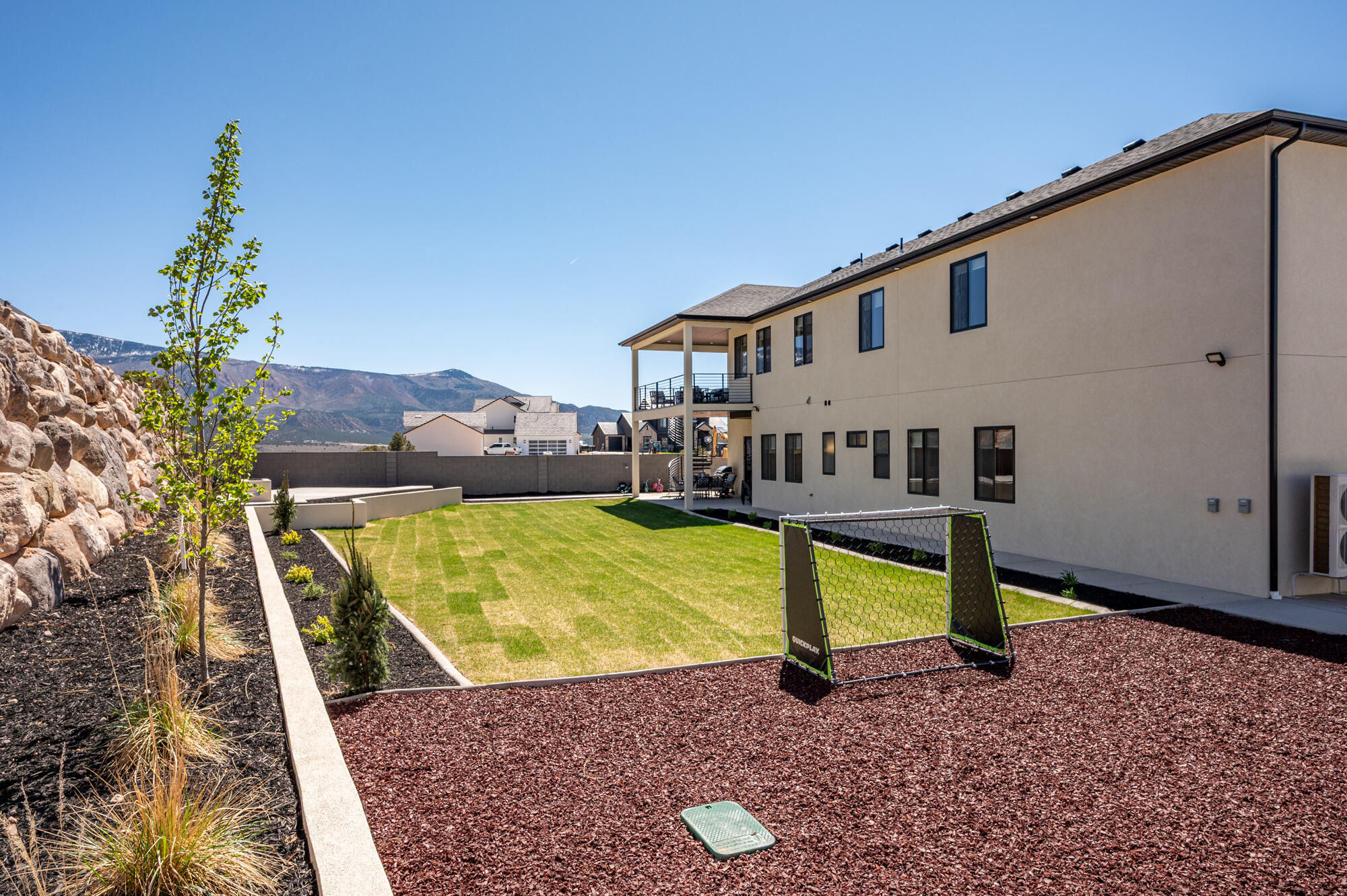 SADDLE BACK RIDGE - Residential