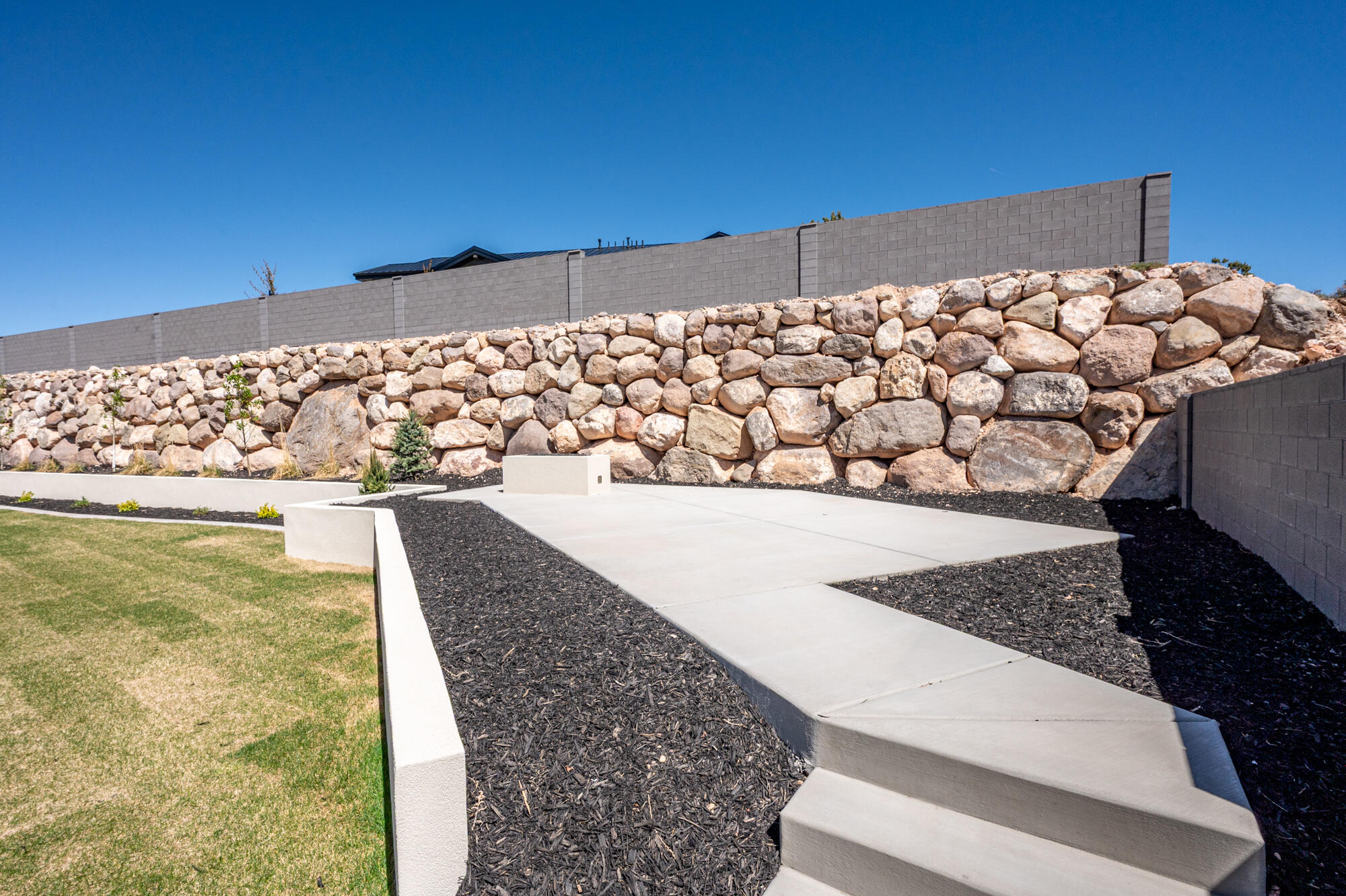 SADDLE BACK RIDGE - Residential