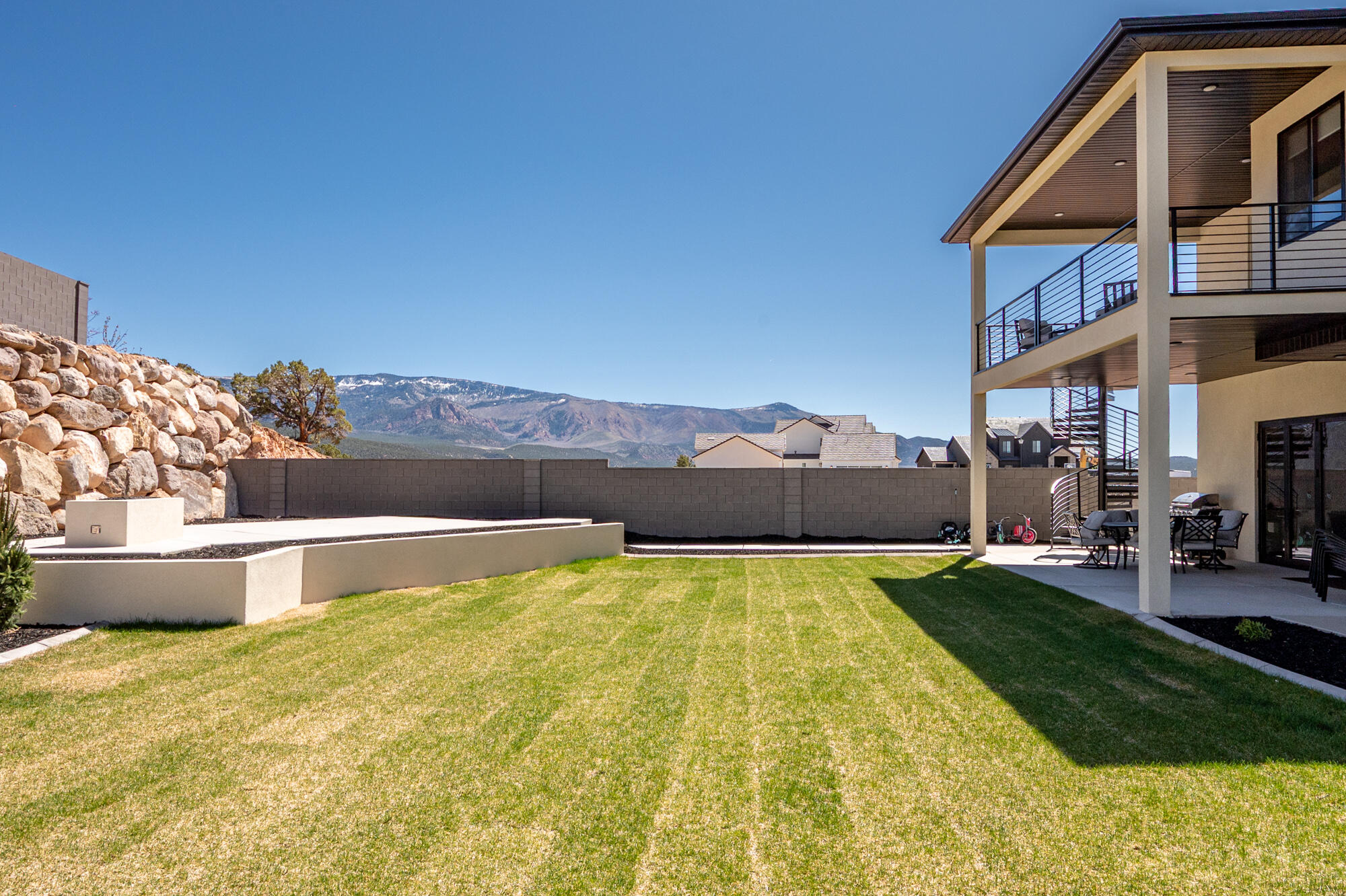 SADDLE BACK RIDGE - Residential